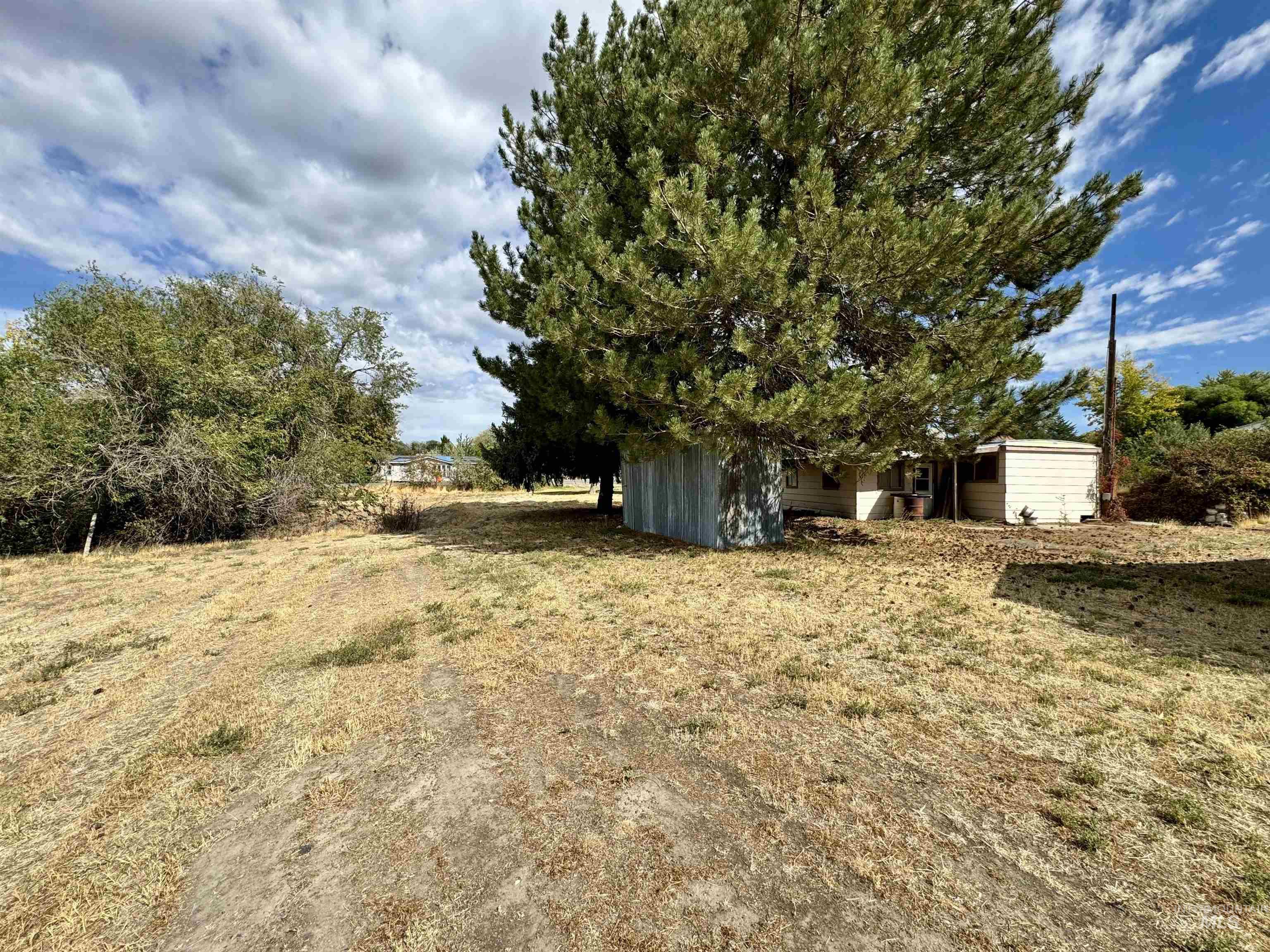 250 S 2nd Ave Property Photo 23