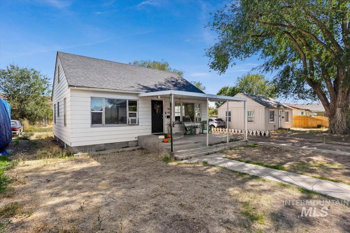 166 Carney St Property Photo 3