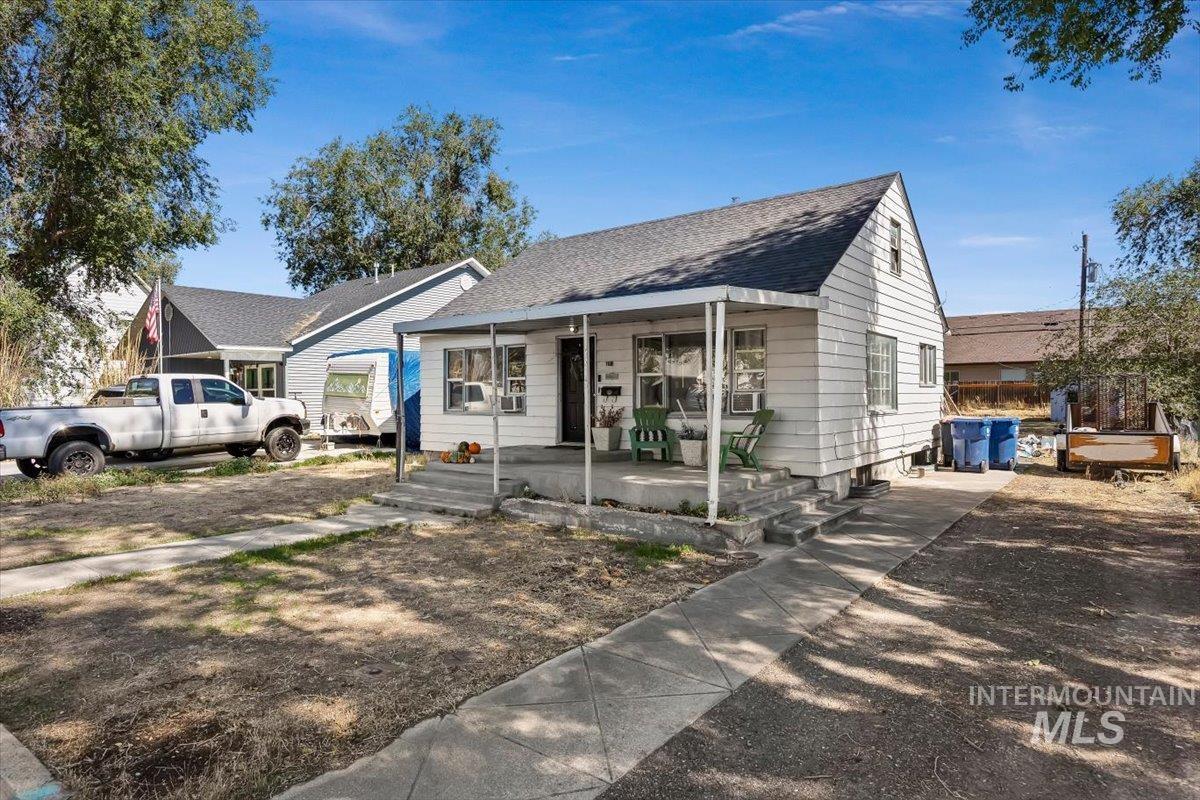 166 Carney St Property Photo 4