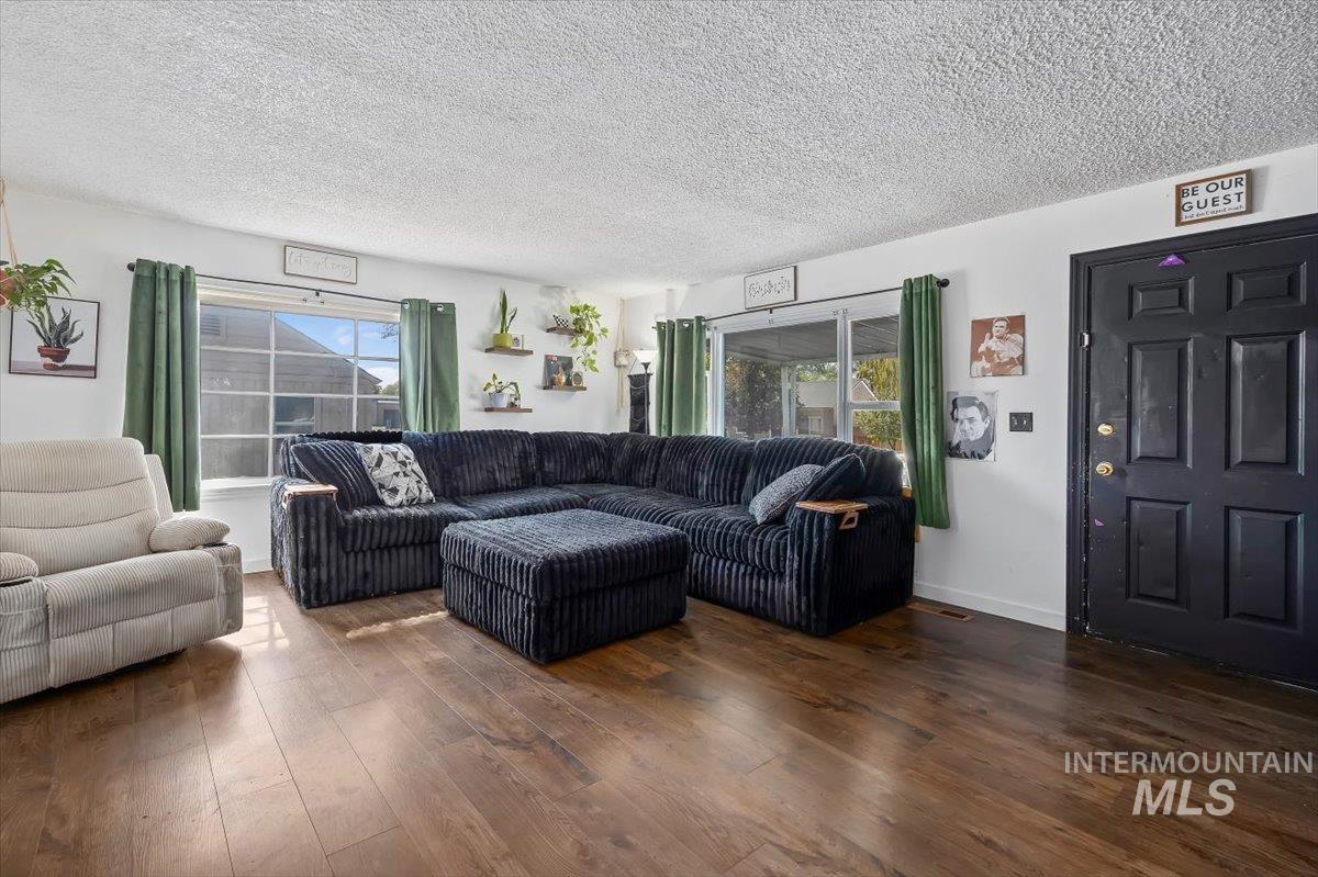 166 Carney St Property Photo 6