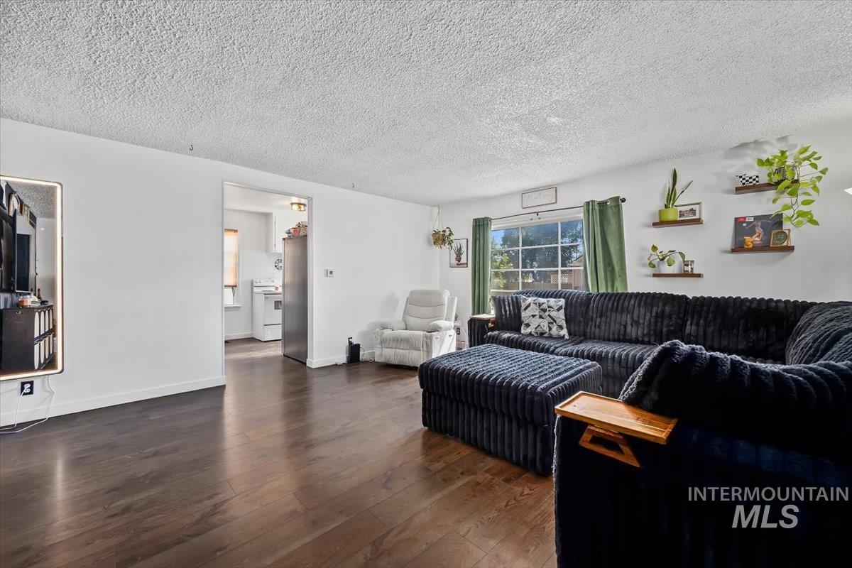 166 Carney St Property Photo 8
