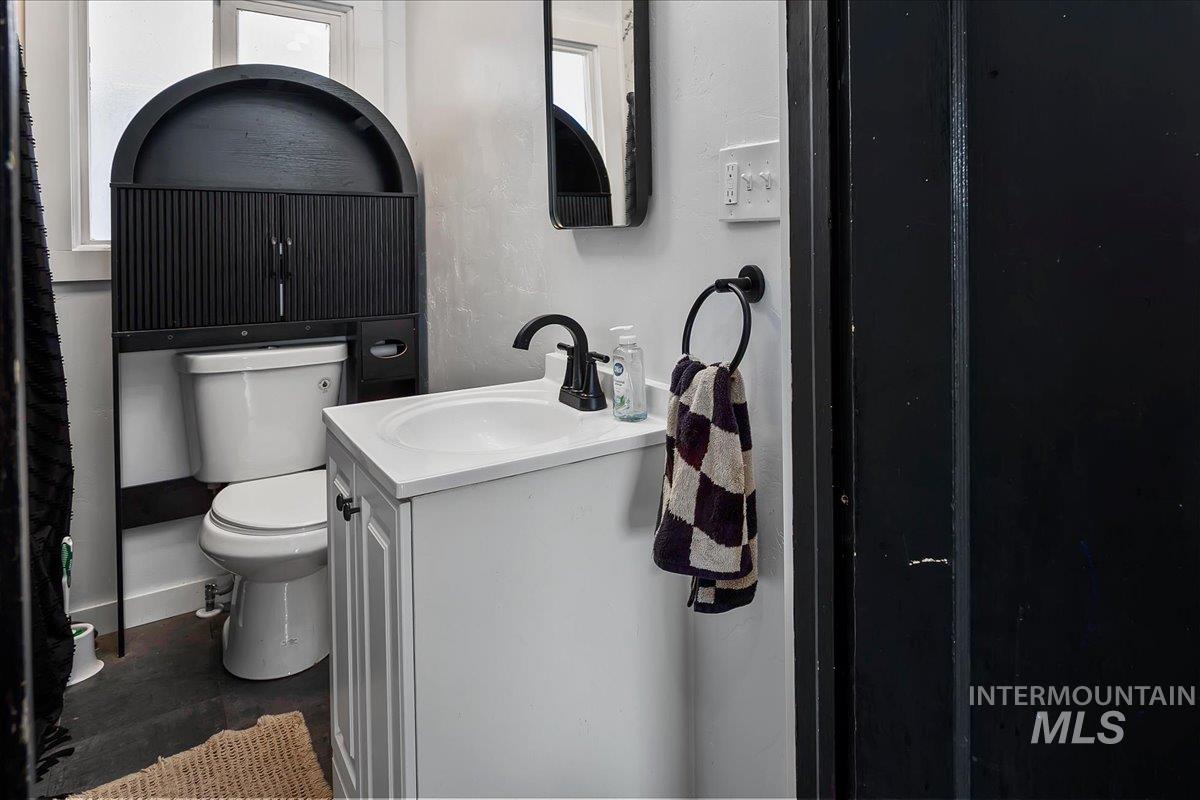 166 Carney St Property Photo 17