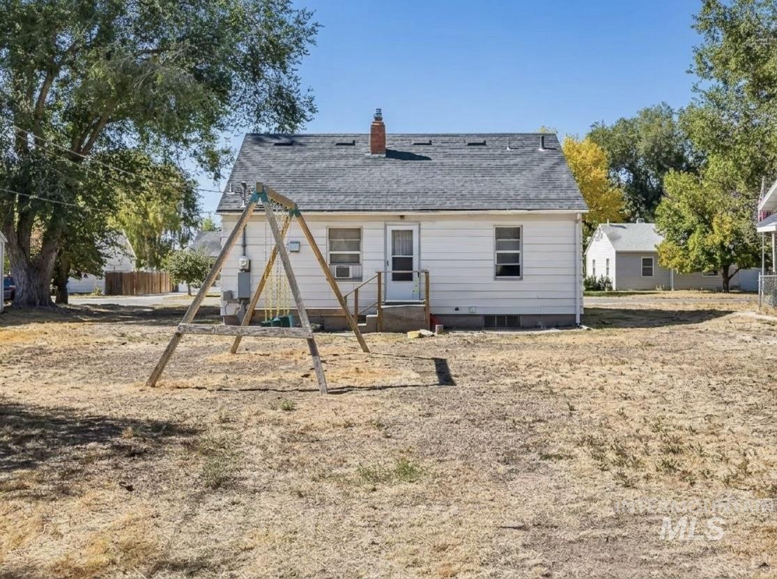 166 Carney St Property Photo 21