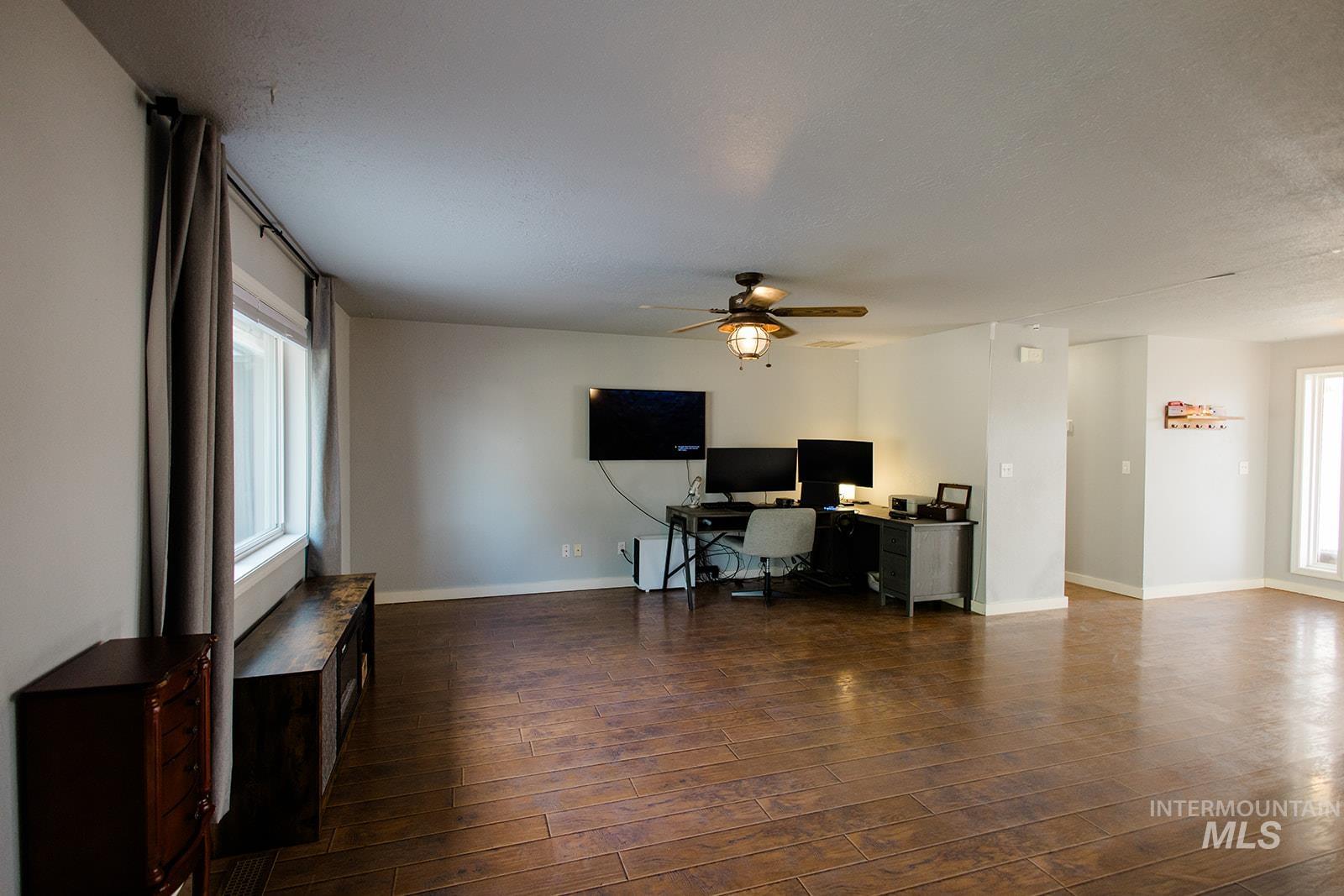 1420 Del Mar St Property Photo 3