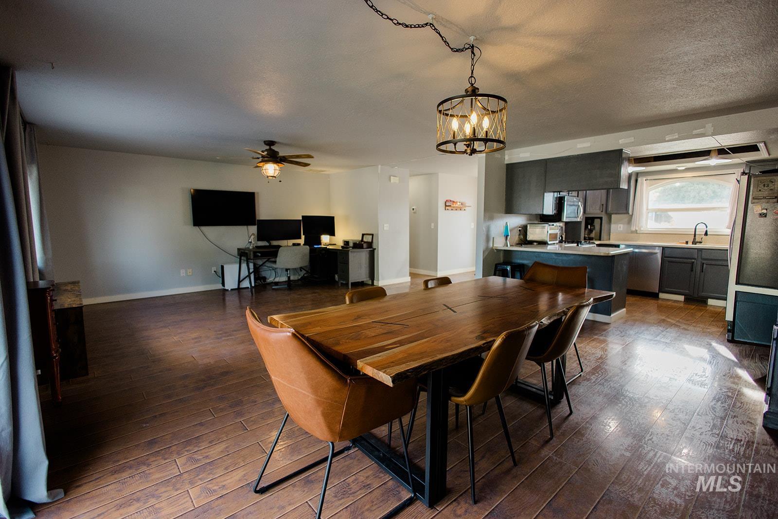 1420 Del Mar St Property Photo 8