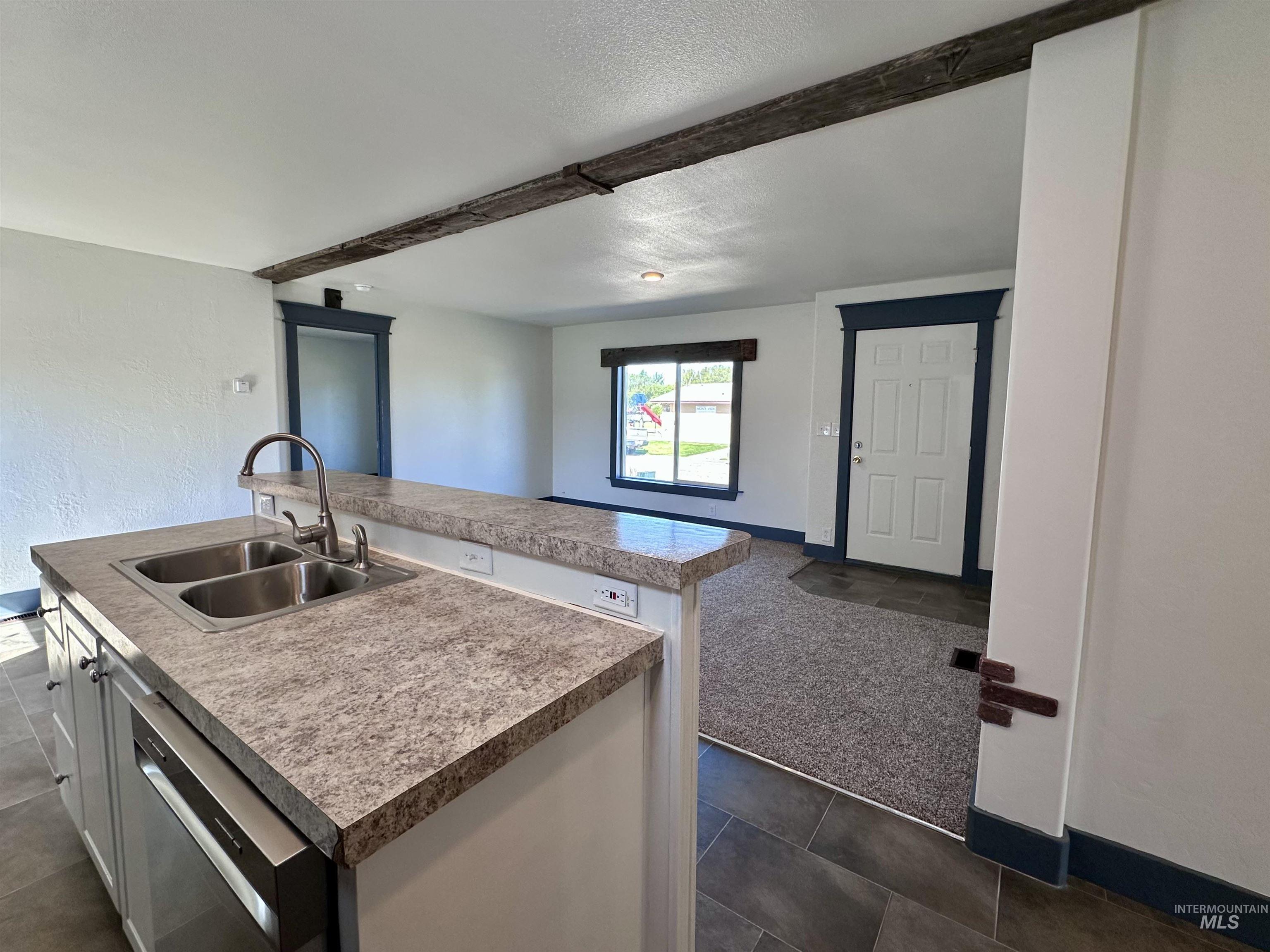 701 Monte Vista Dr Property Photo 4