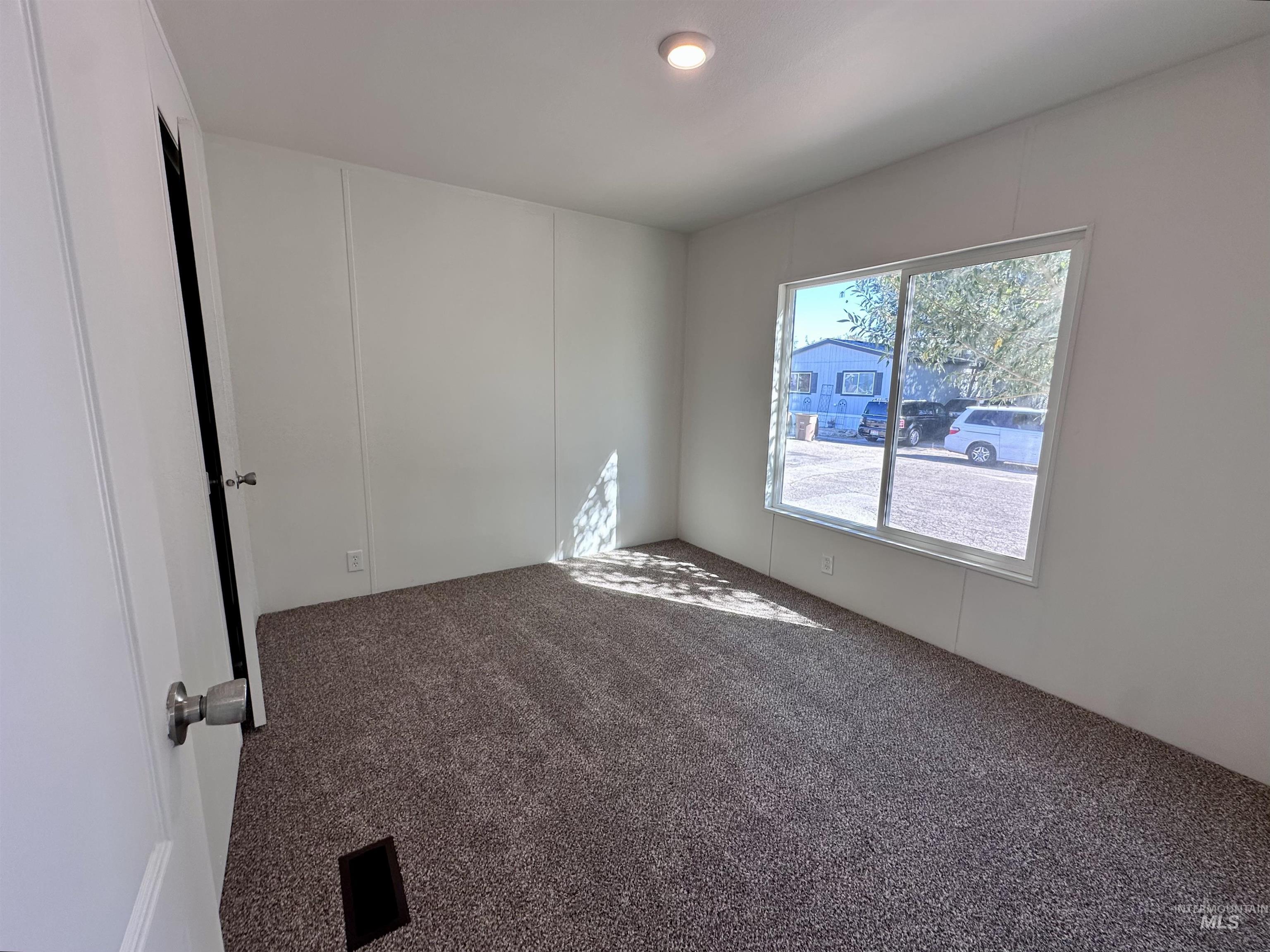 701 Monte Vista Dr Property Photo 9