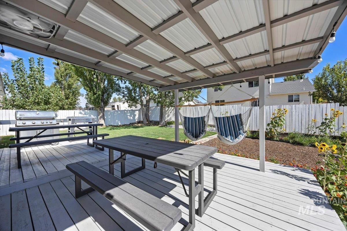 1504 N Evergreen St Property Photo 29