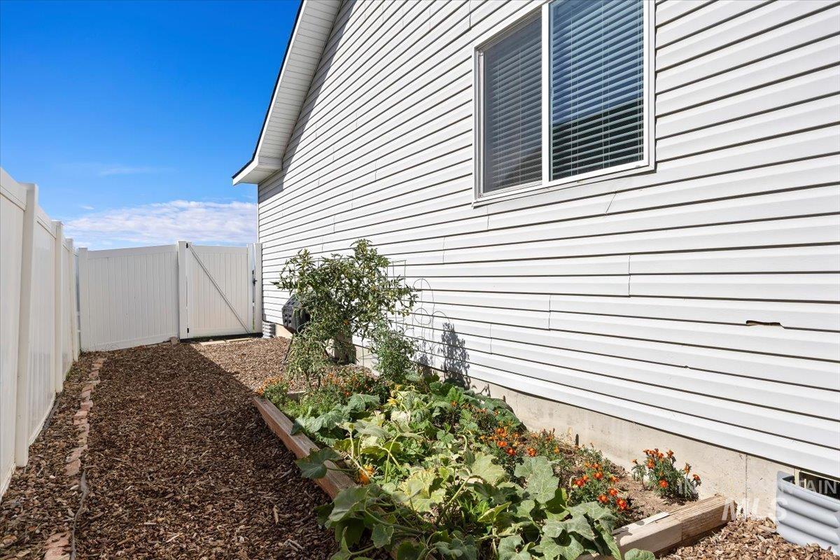 1504 N Evergreen St Property Photo 36