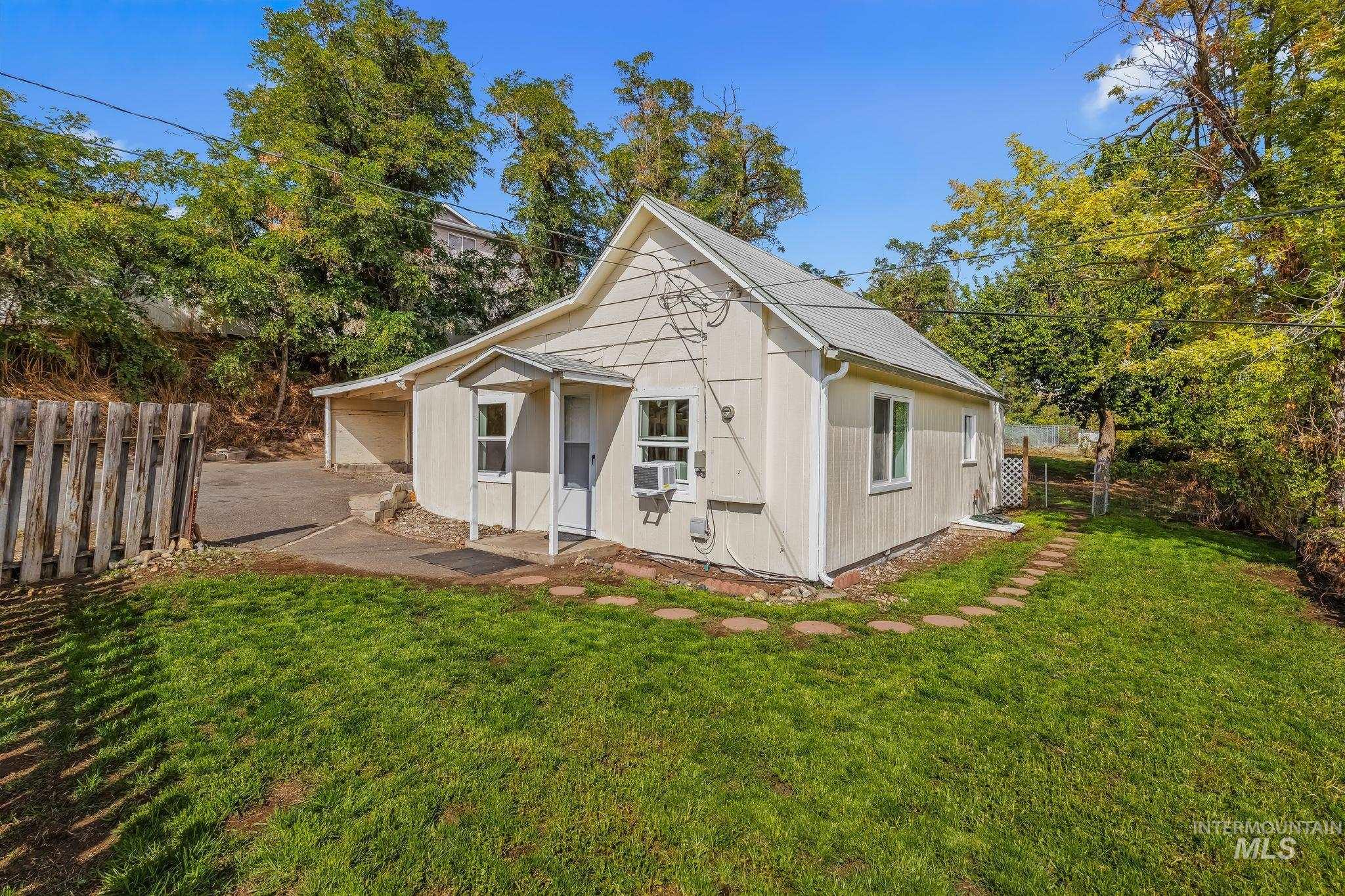 702 22nd Avenue Property Photo 1