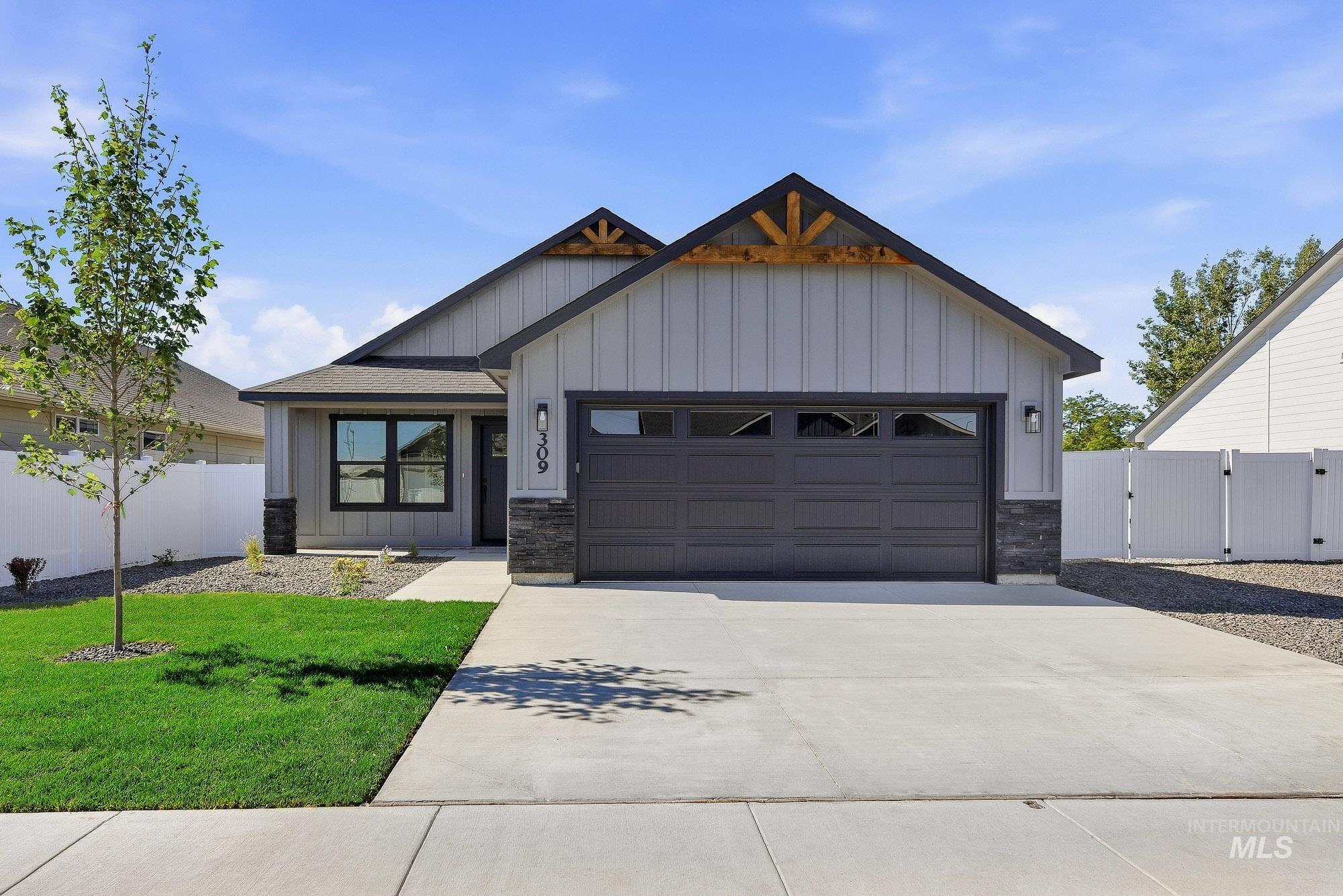 309 N 11th. Property Photo 2