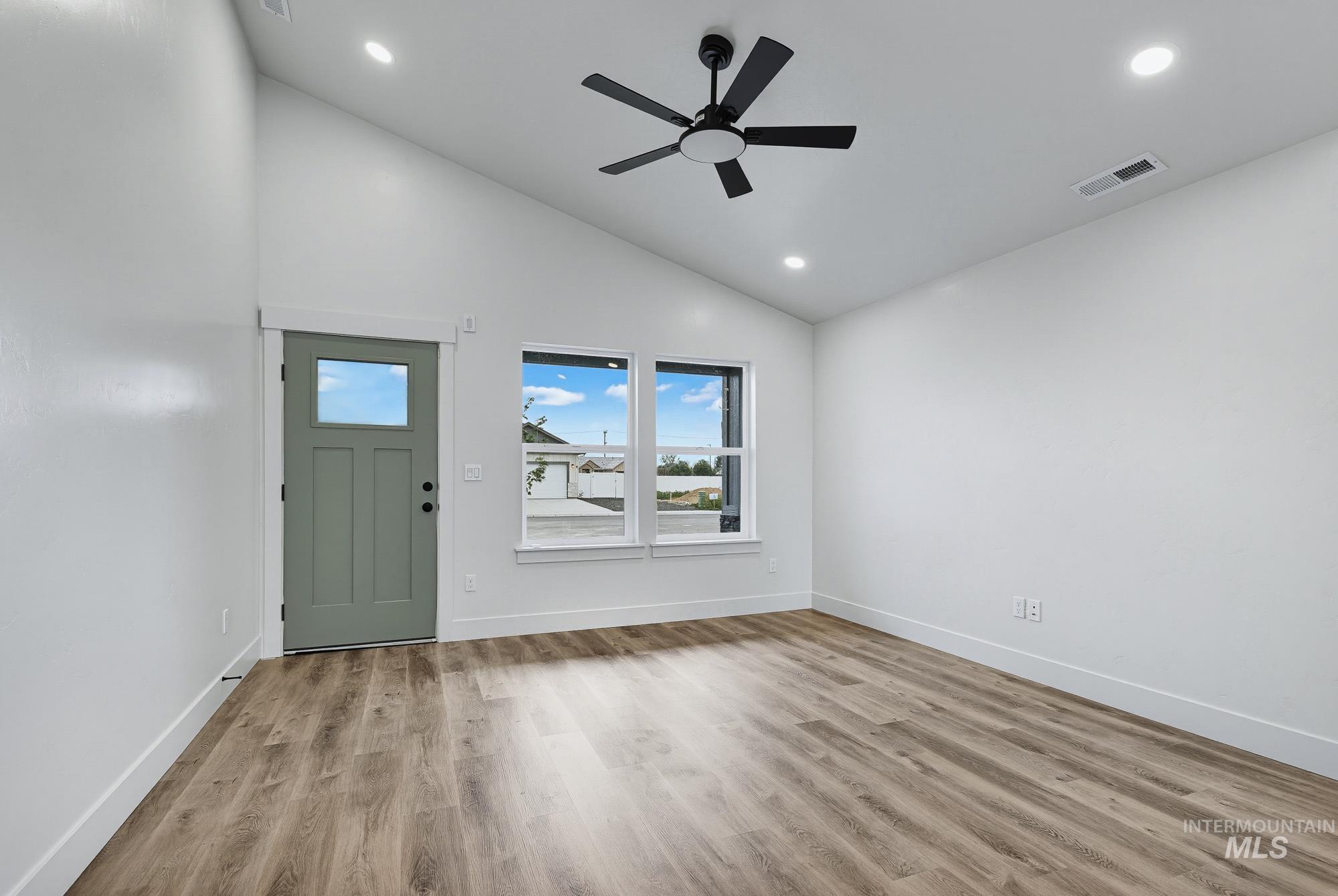 309 N 11th. Property Photo 3