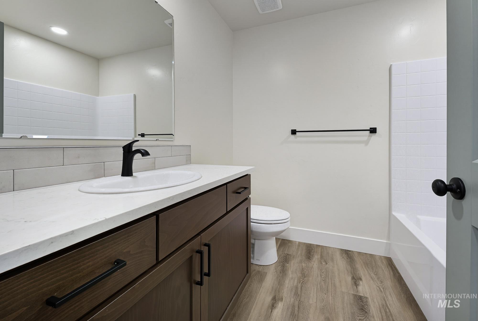 309 N 11th. Property Photo 15