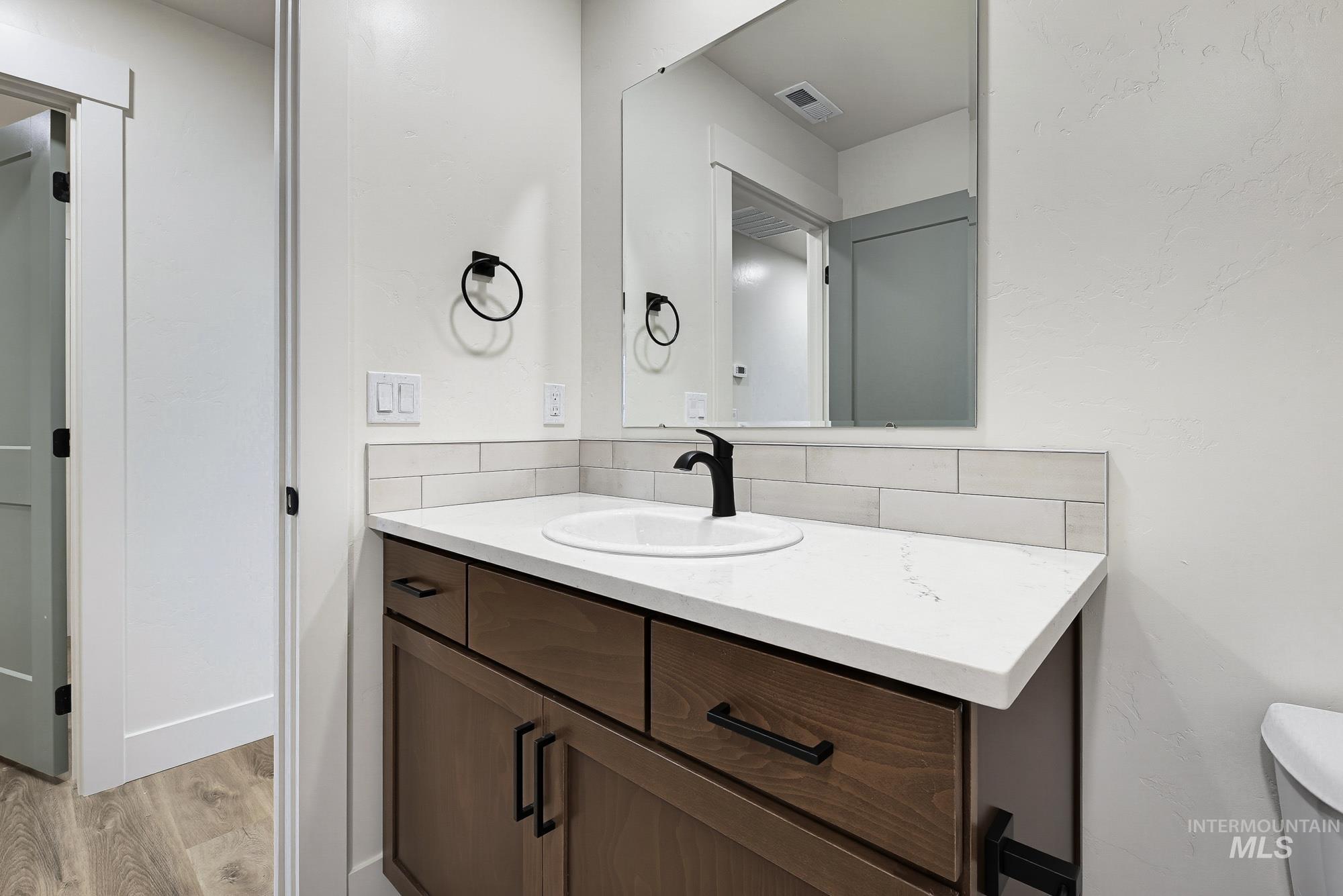 309 N 11th. Property Photo 17