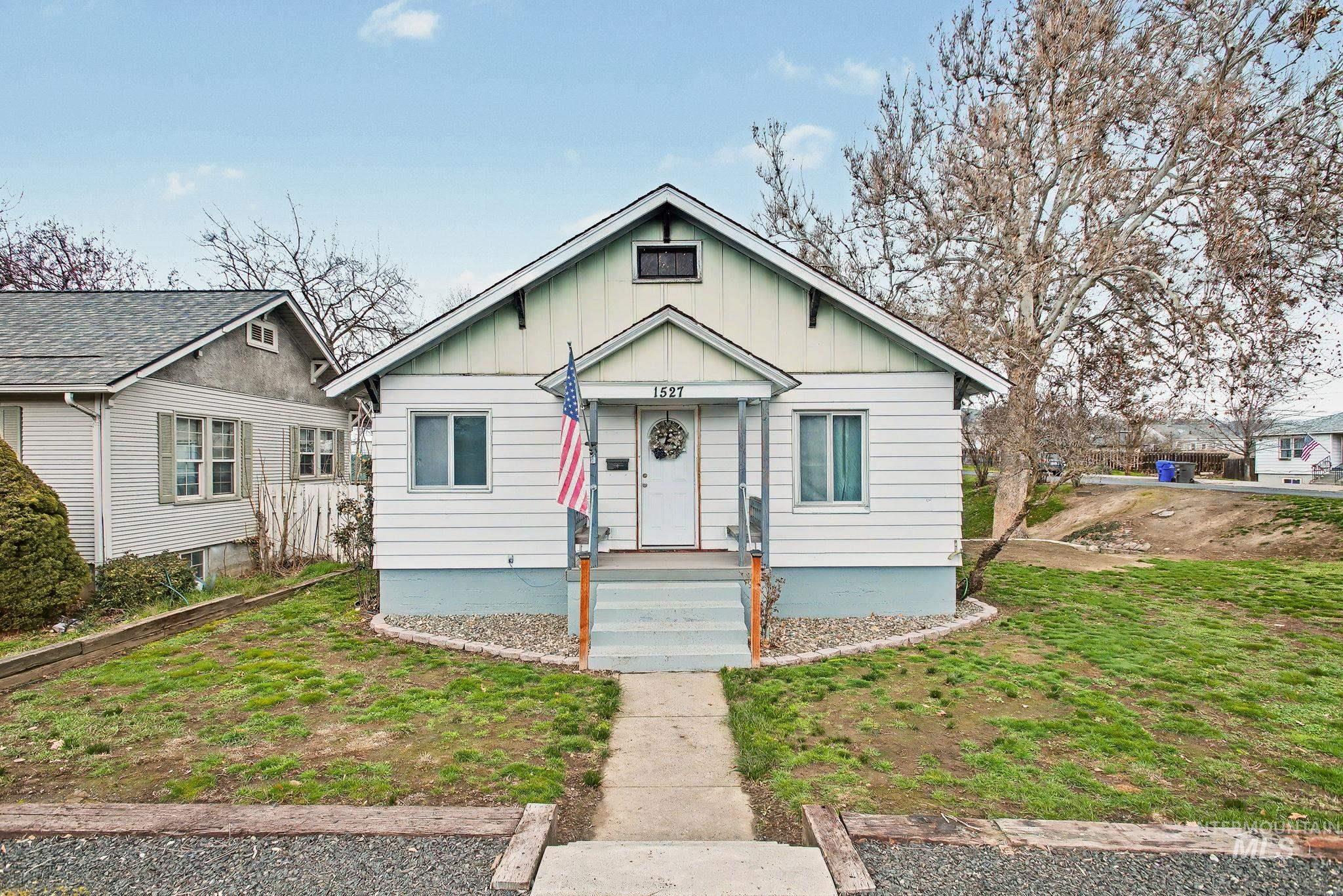 1527 11th Avenue Property Photo 1