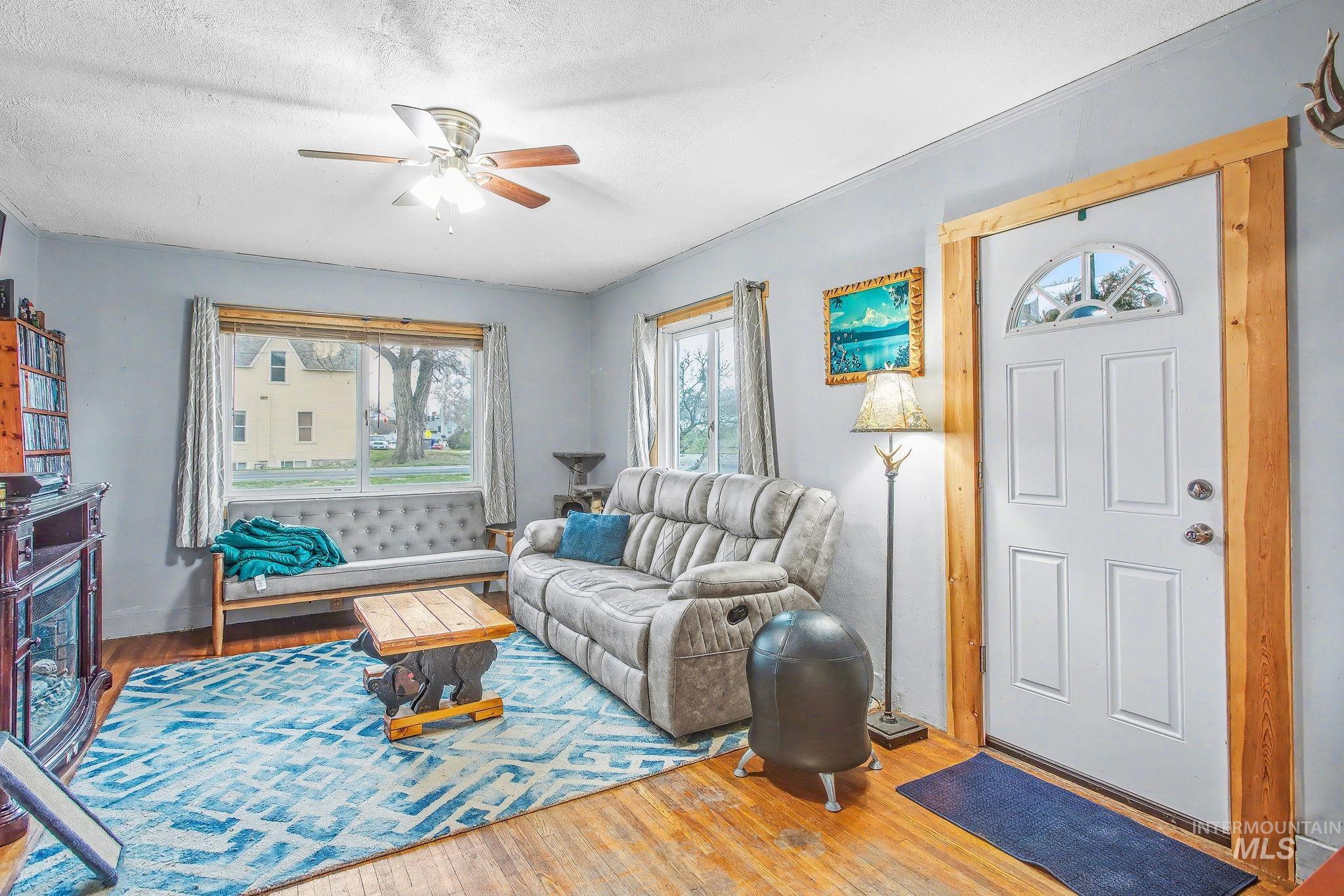 1527 11th Avenue Property Photo 5
