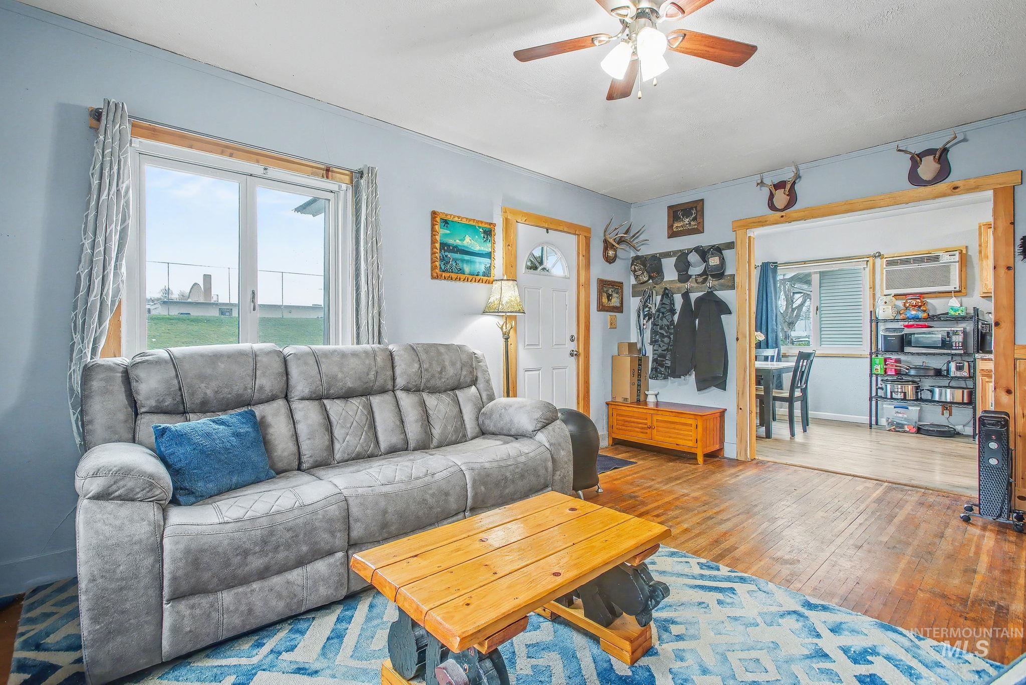 1527 11th Avenue Property Photo 6