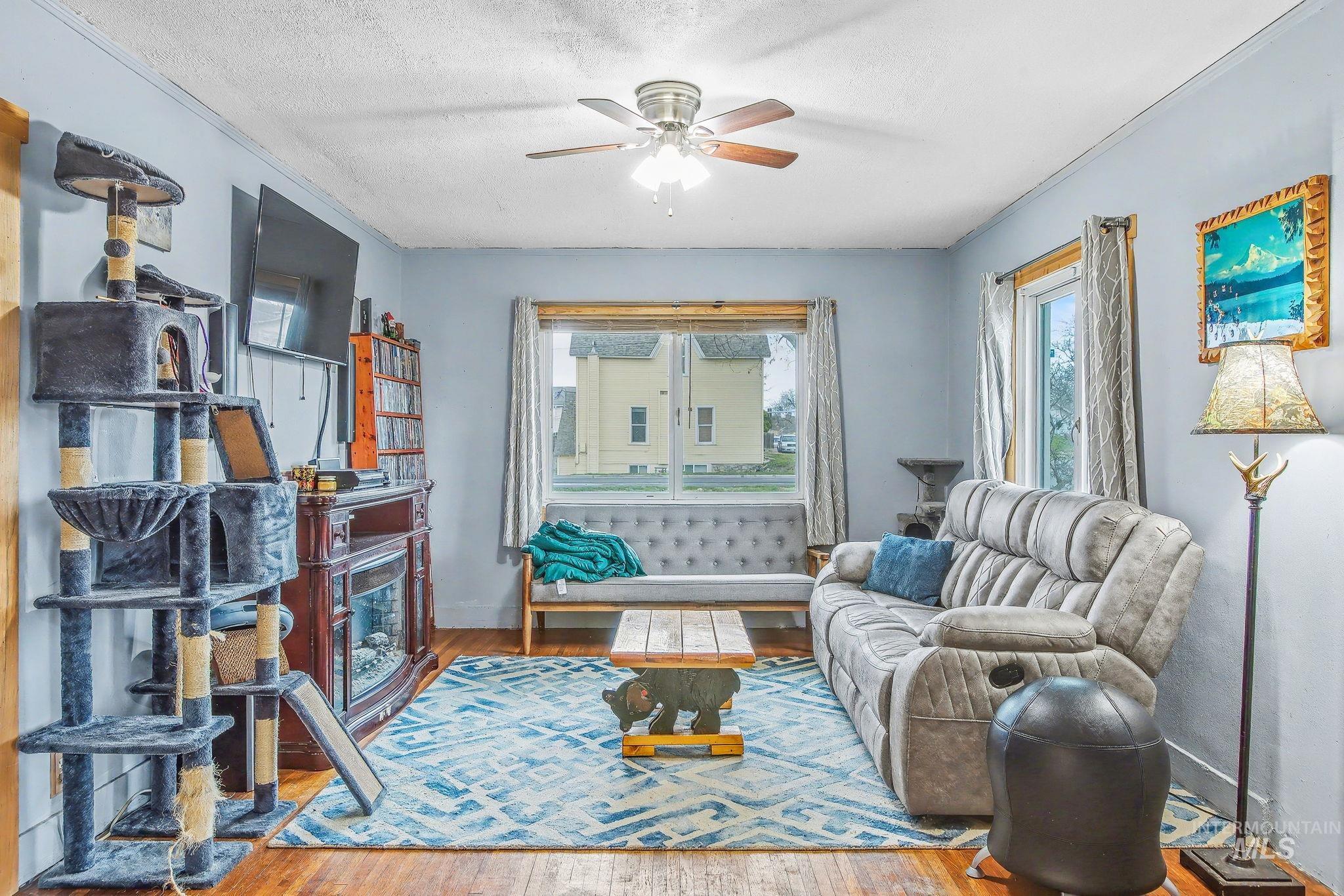 1527 11th Avenue Property Photo 8