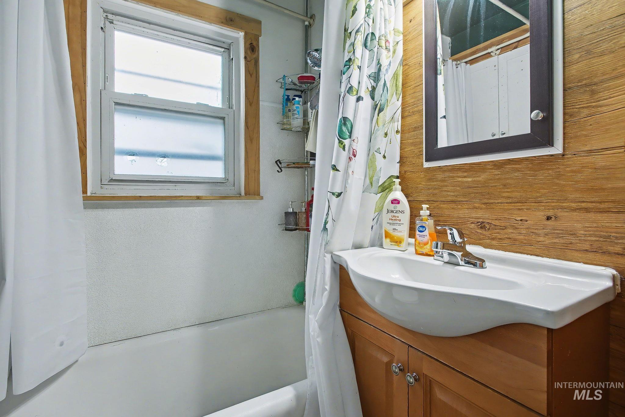 1527 11th Avenue Property Photo 15