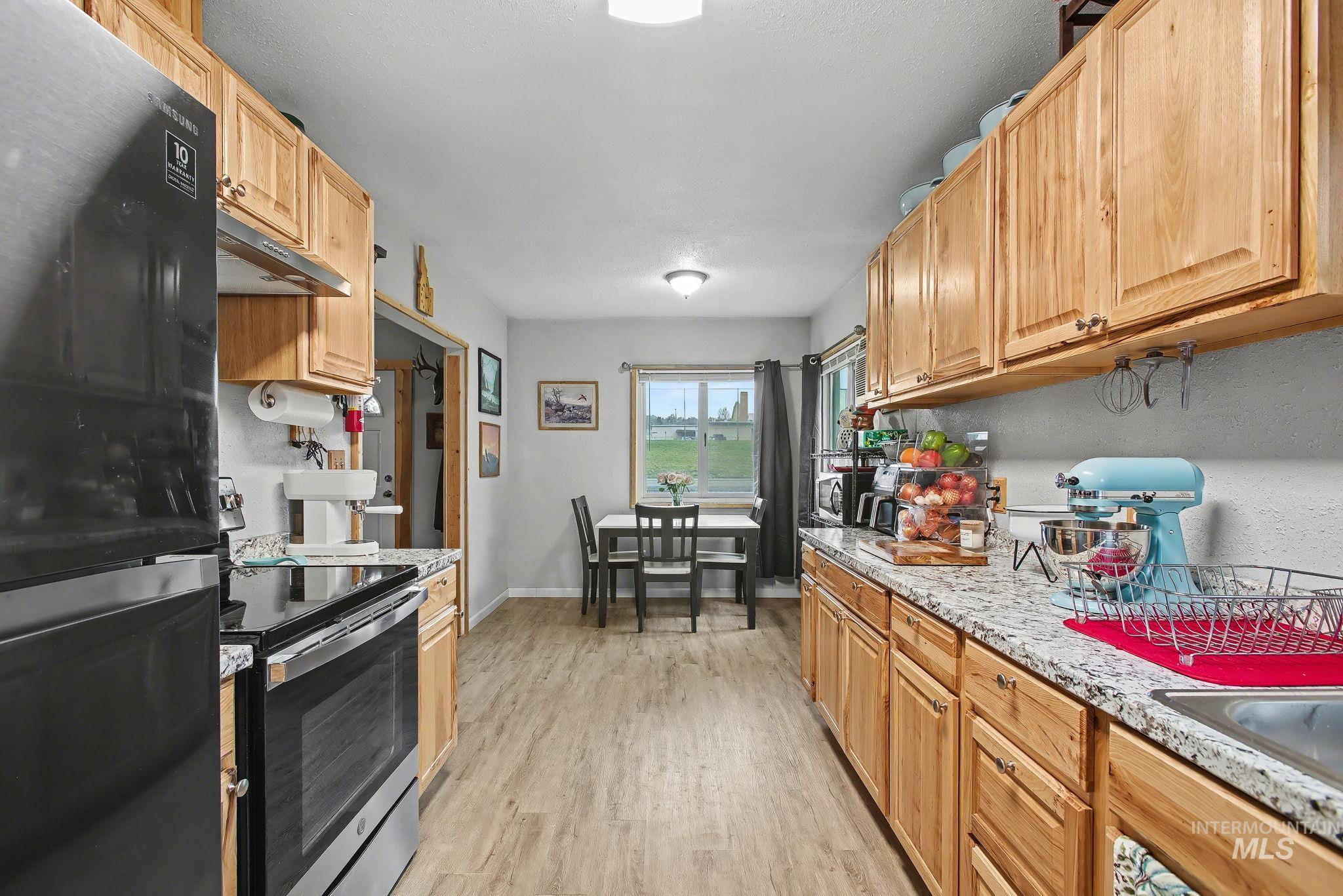 1527 11th Avenue Property Photo 18