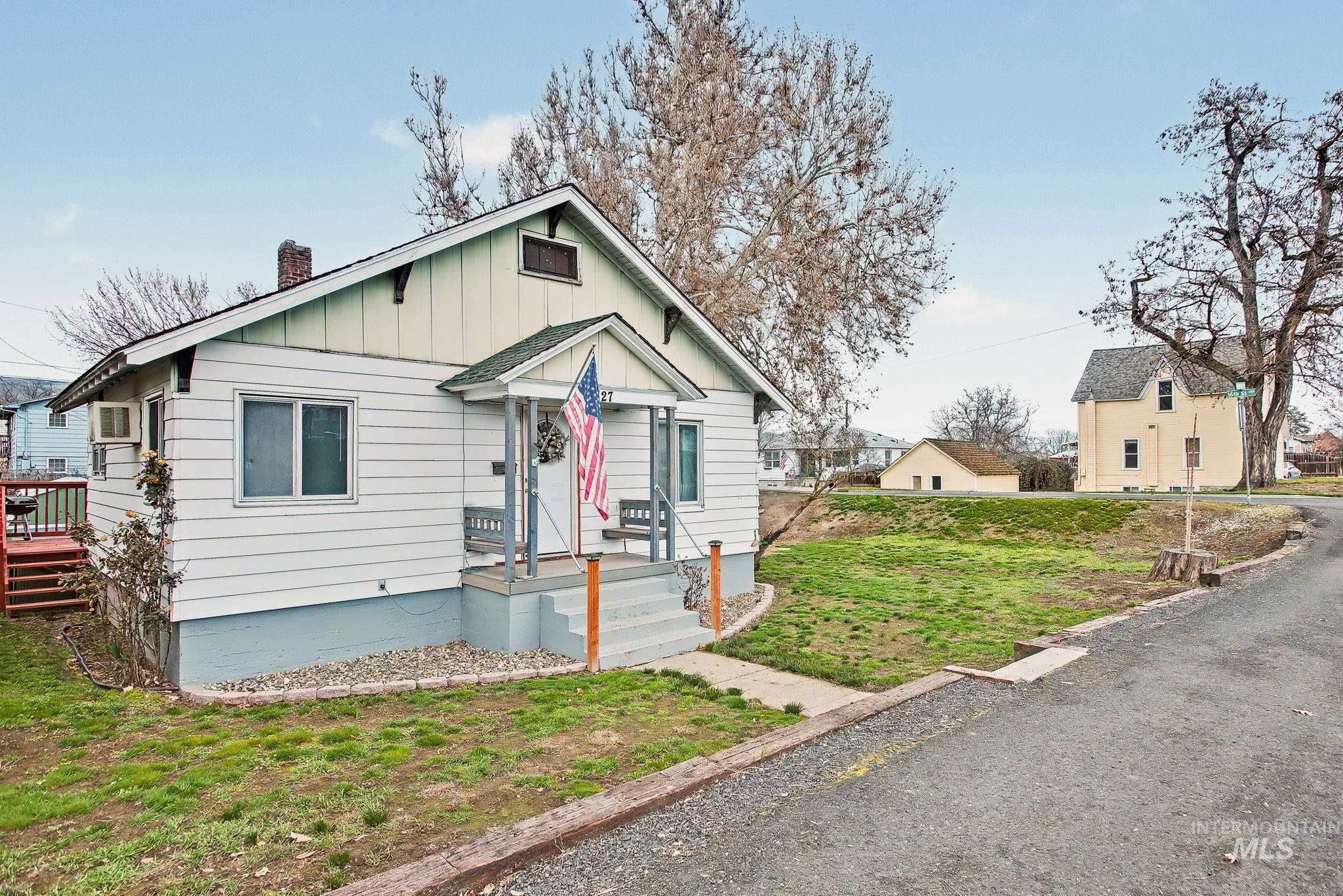 1527 11th Avenue Property Photo 32