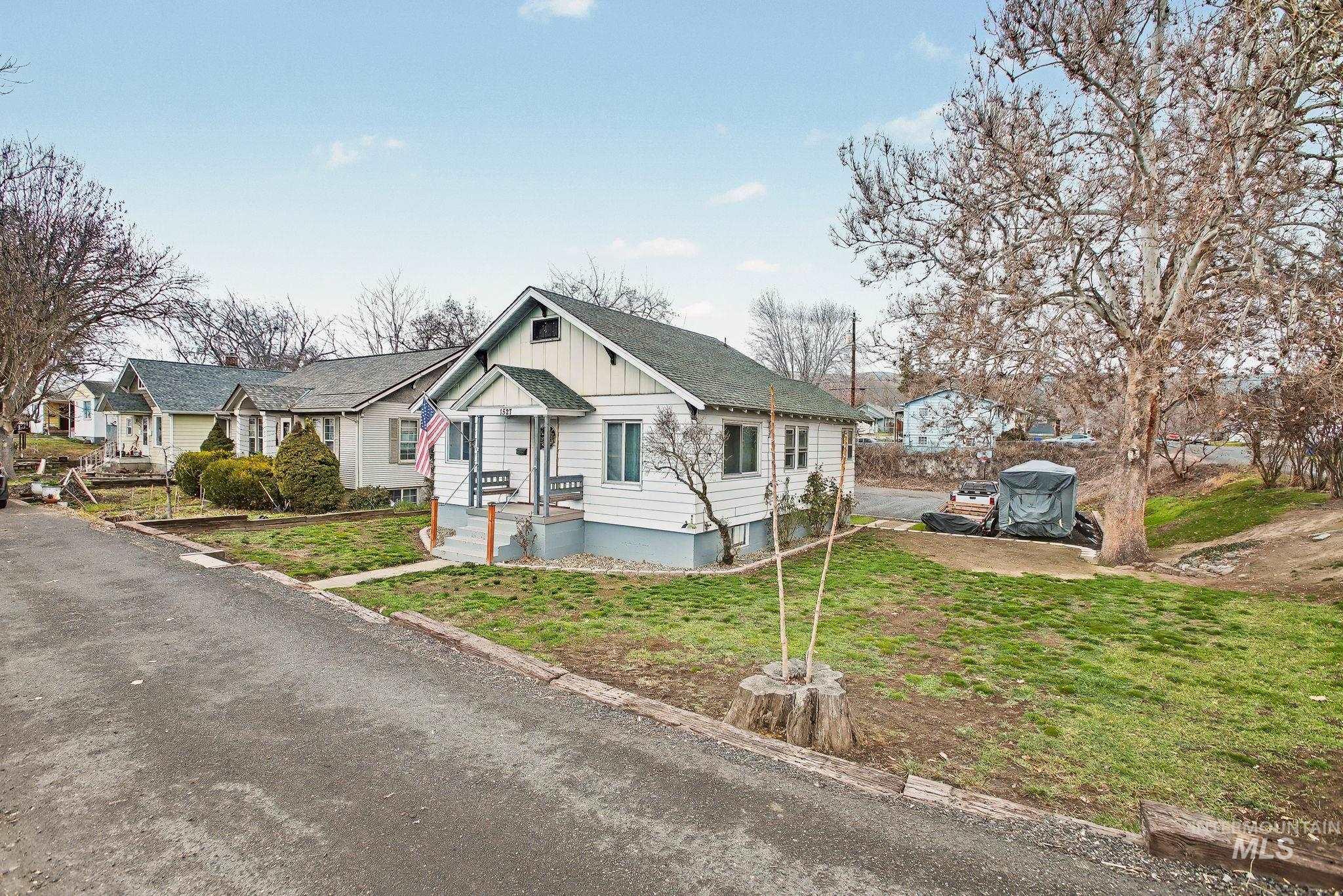 1527 11th Avenue Property Photo 33