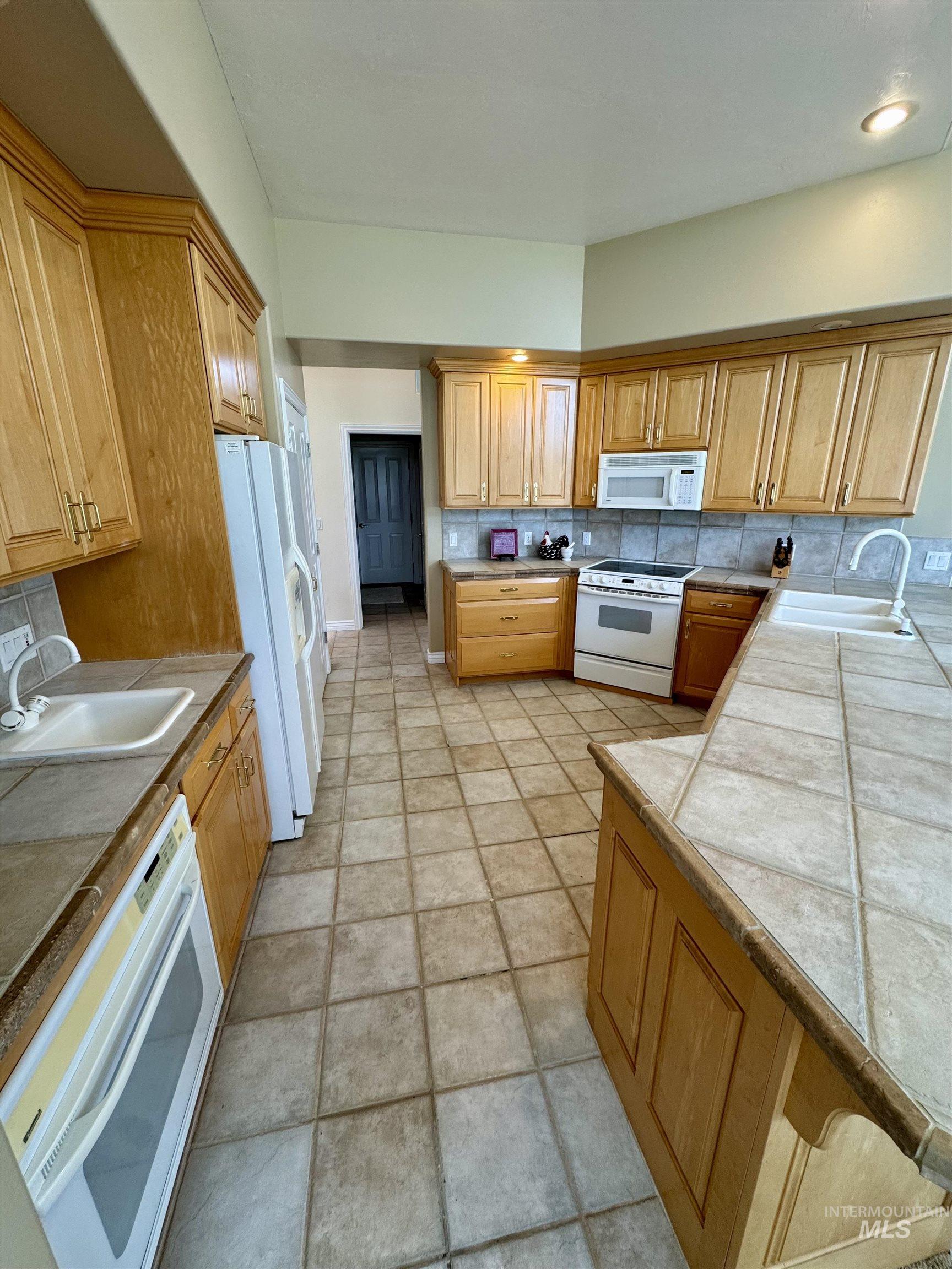 315 Clear Lakes Lane Property Photo 8