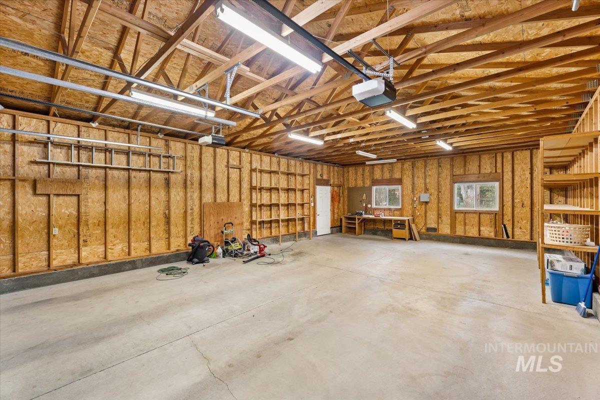 670 E Garfield Property Photo 38