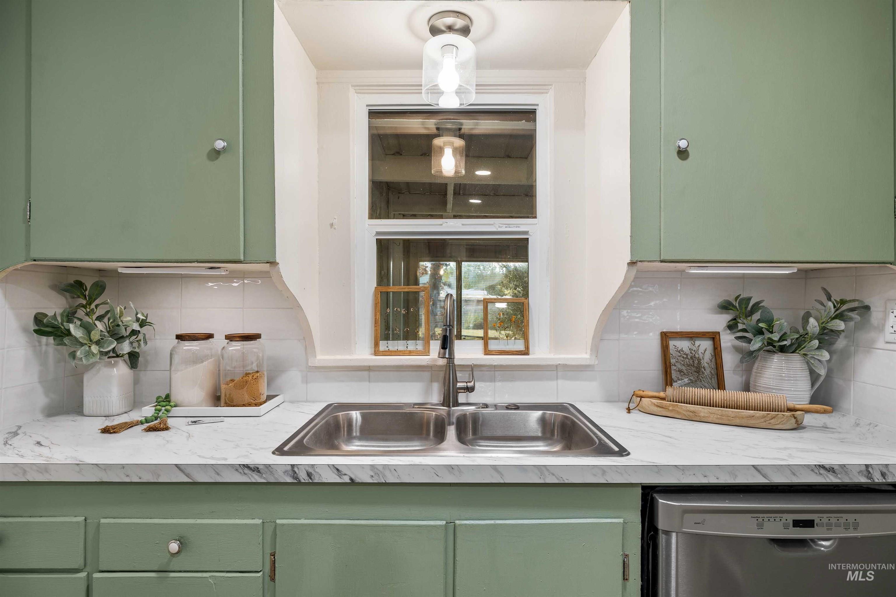 4205 N 1410 E Property Photo 10