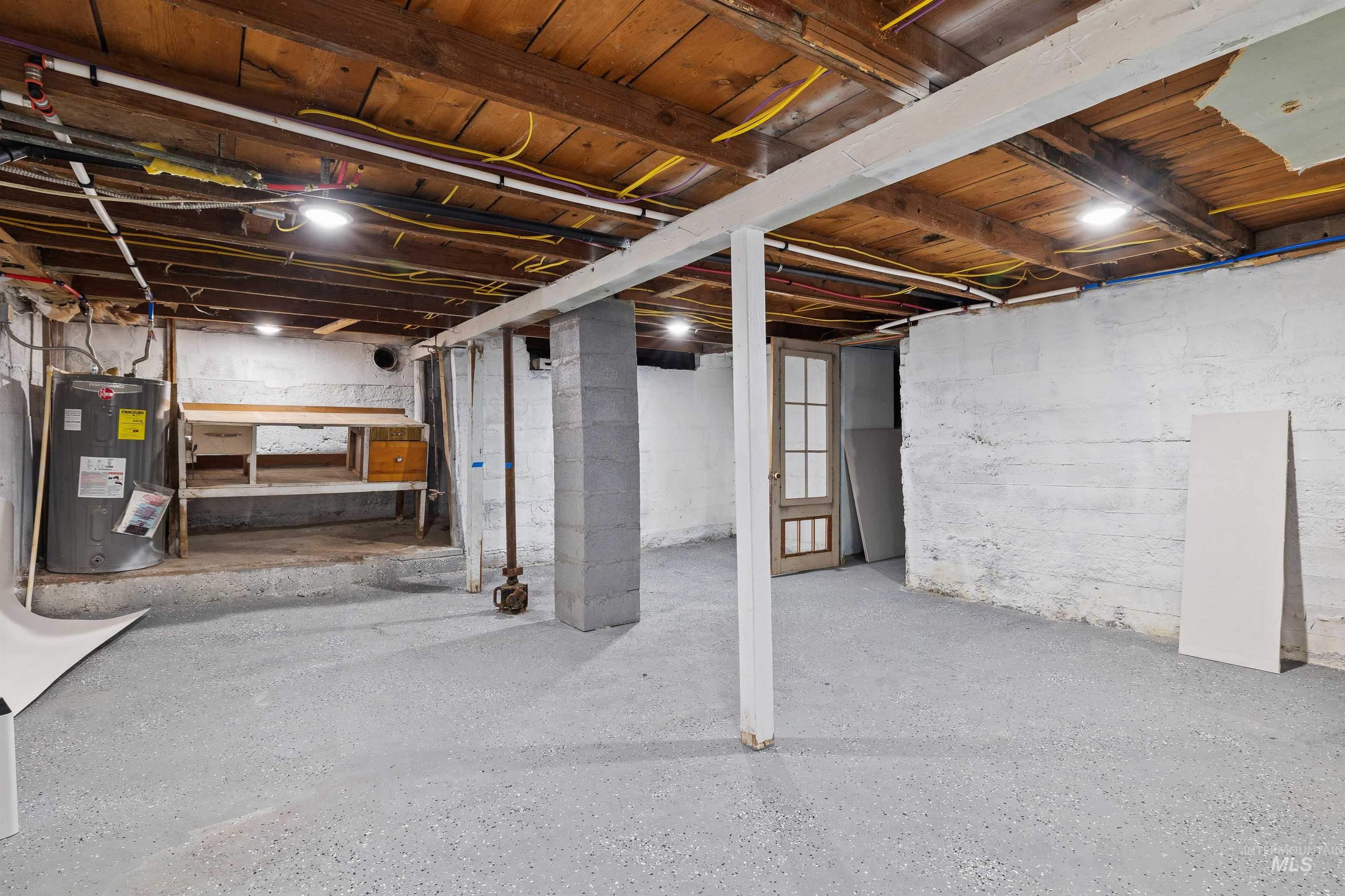 4205 N 1410 E Property Photo 21