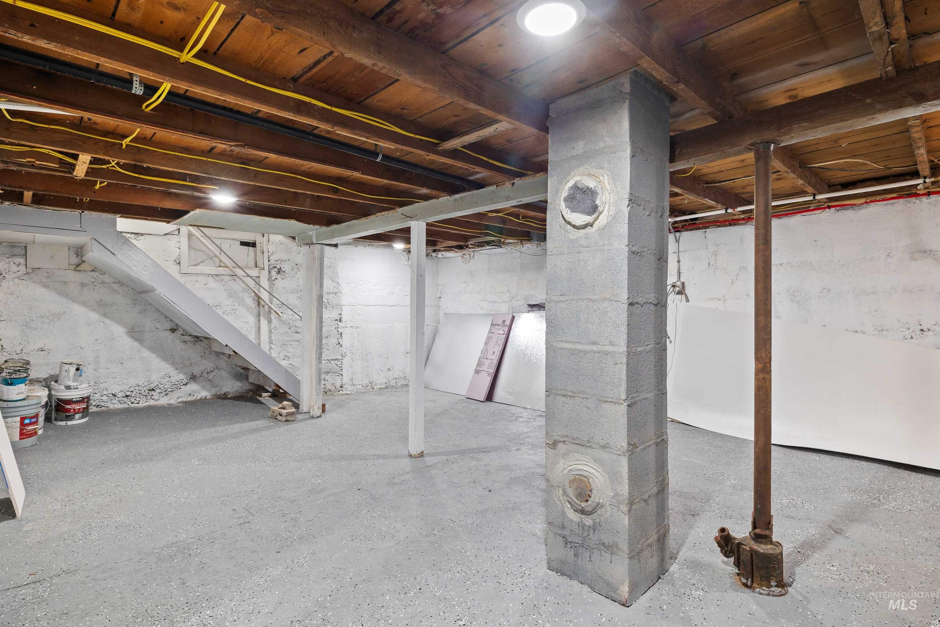4205 N 1410 E Property Photo 24
