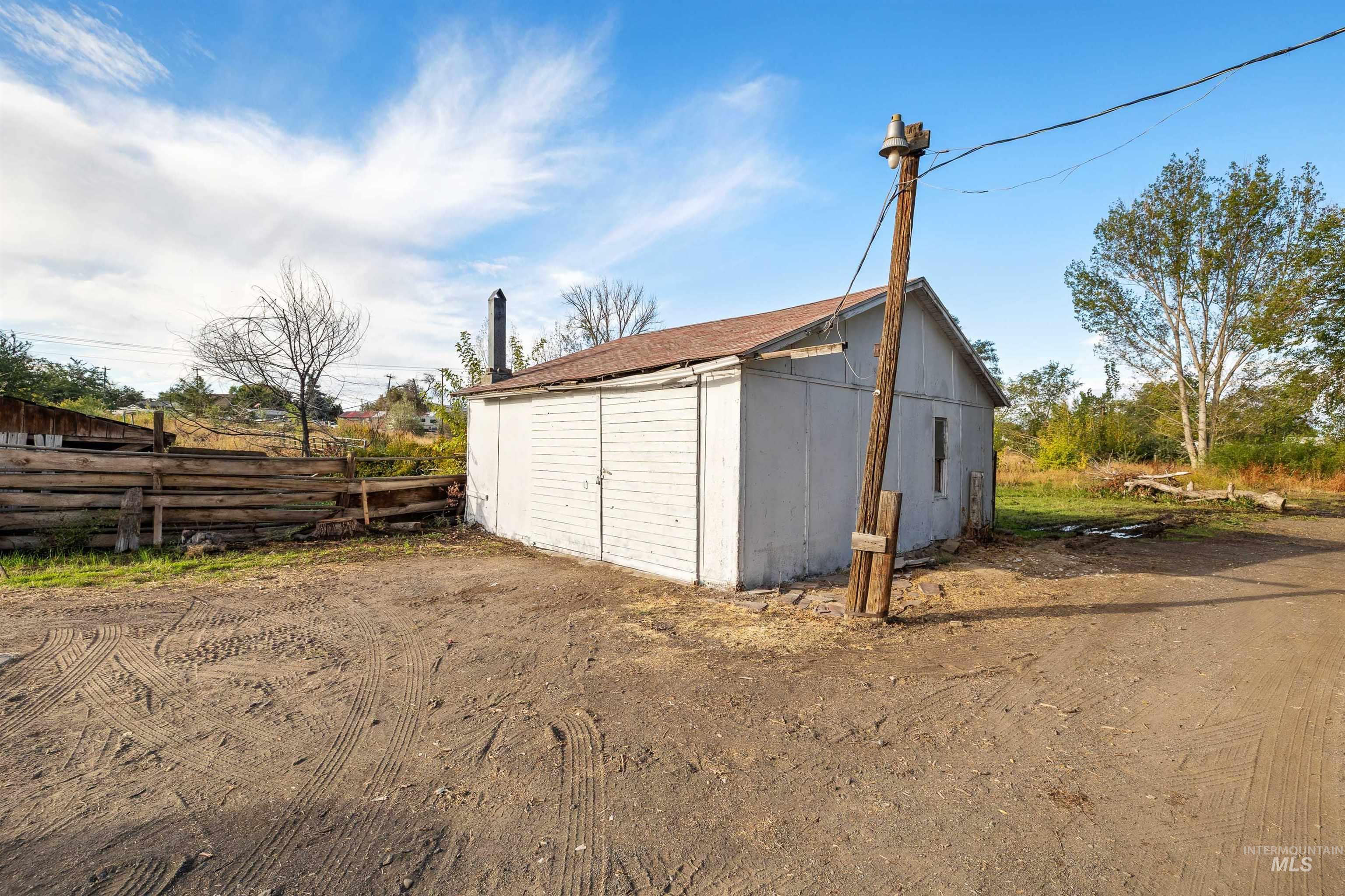 4205 N 1410 E Property Photo 25
