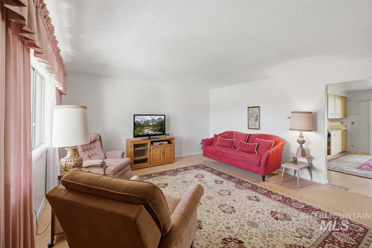 601 N Georgia Ave Property Photo 4