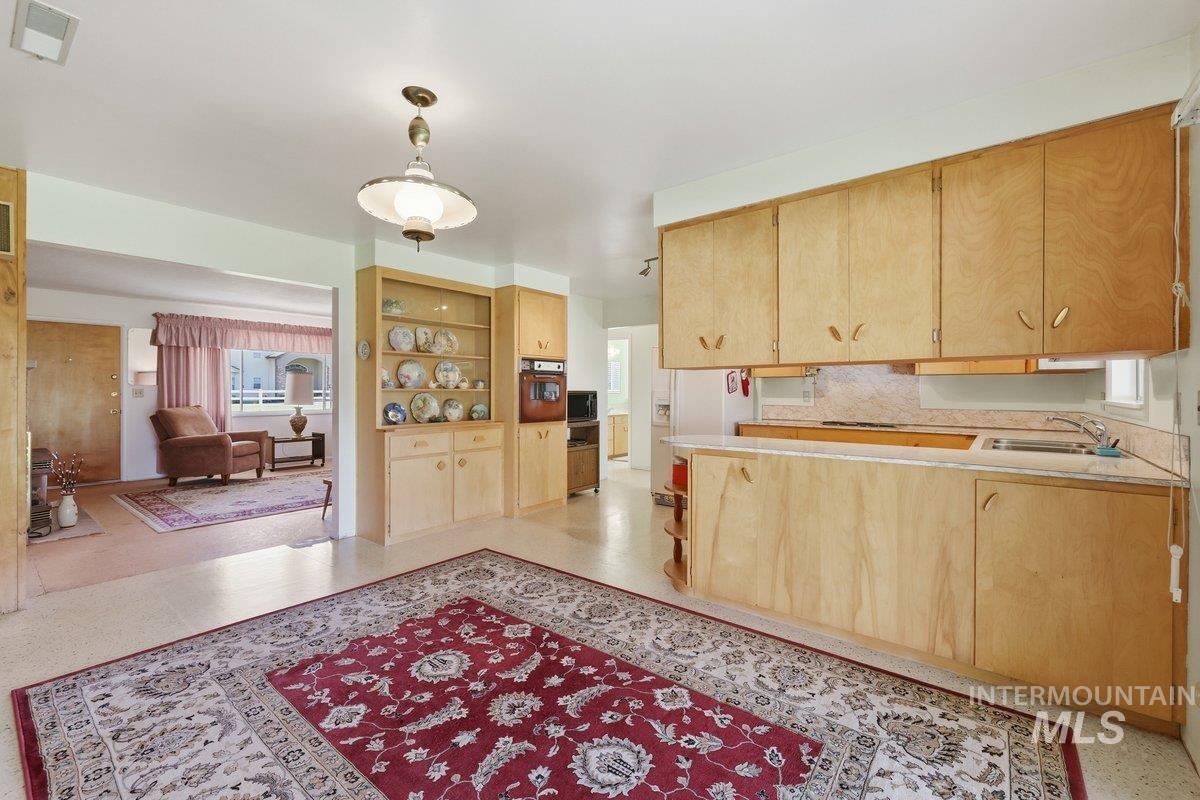 601 N Georgia Ave Property Photo 5