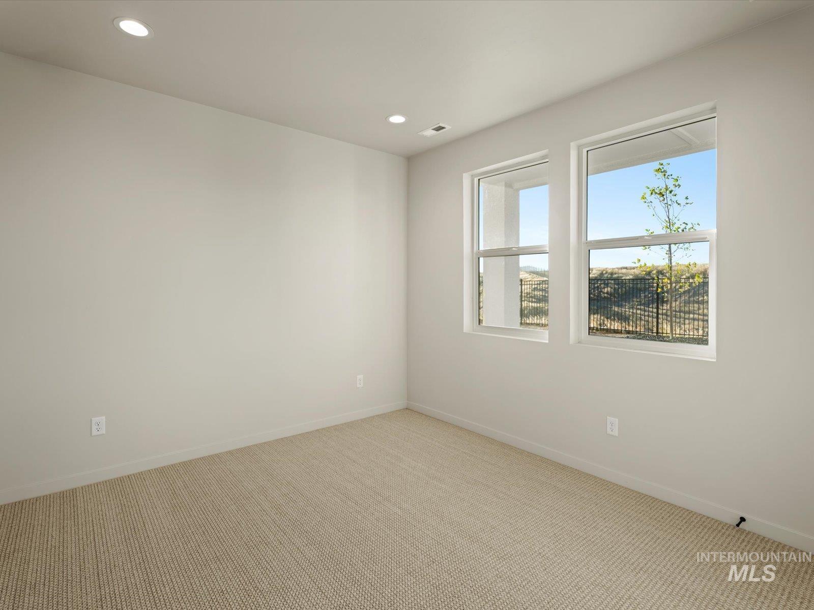 570 E Wagoneer Dr Property Photo 33