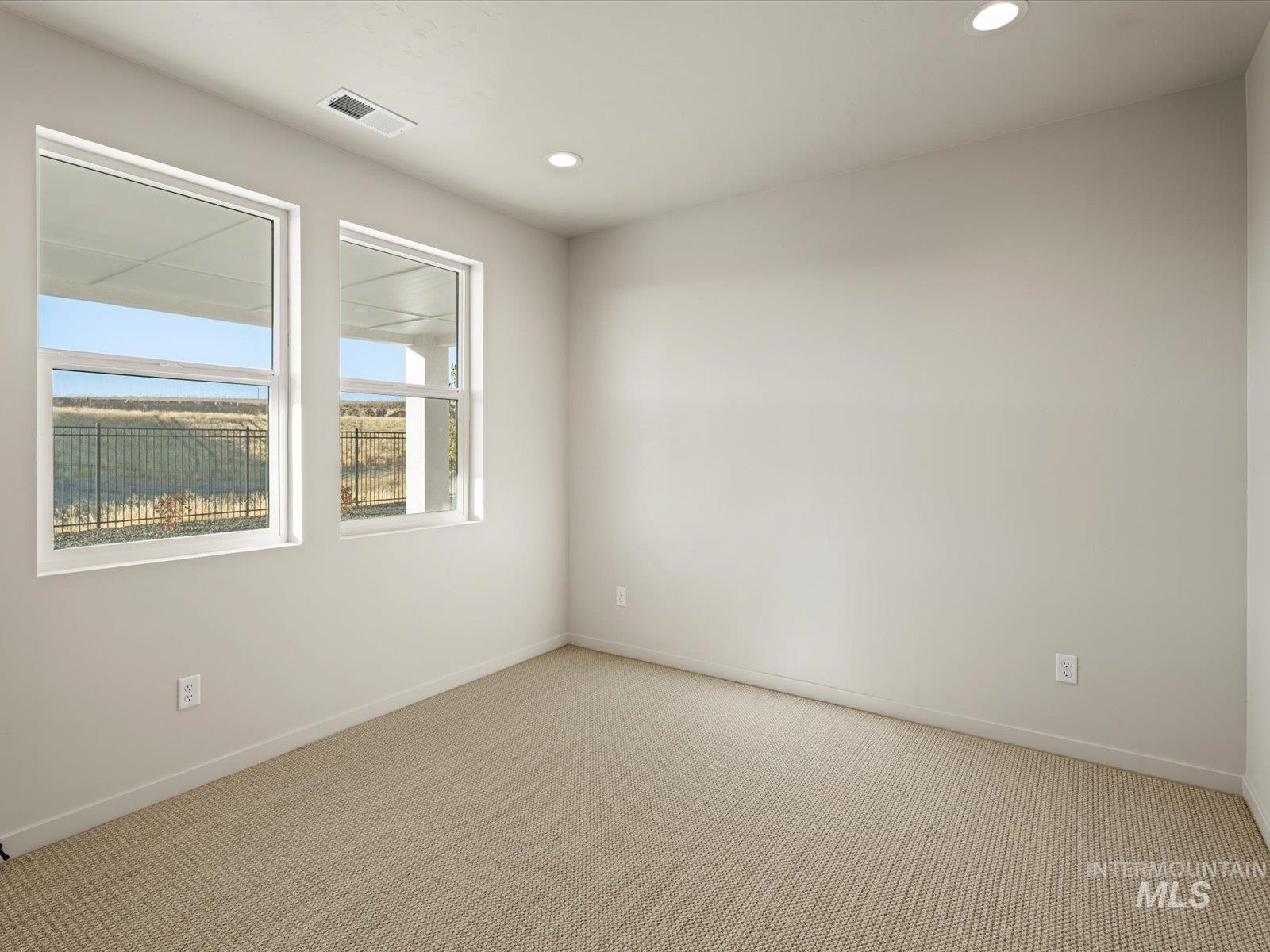 570 E Wagoneer Dr Property Photo 35