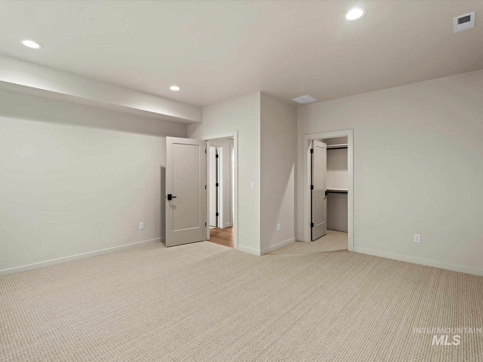 570 E Wagoneer Dr Property Photo 39