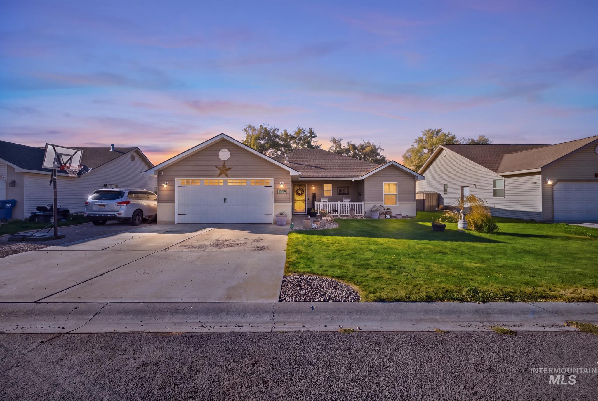 1009 Lauren Lane Property Photo 1