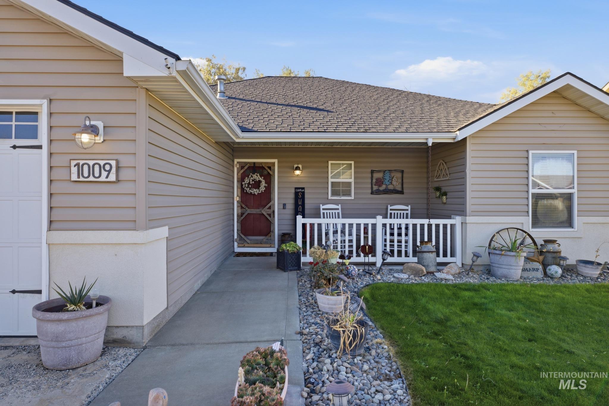 1009 Lauren Lane Property Photo 3