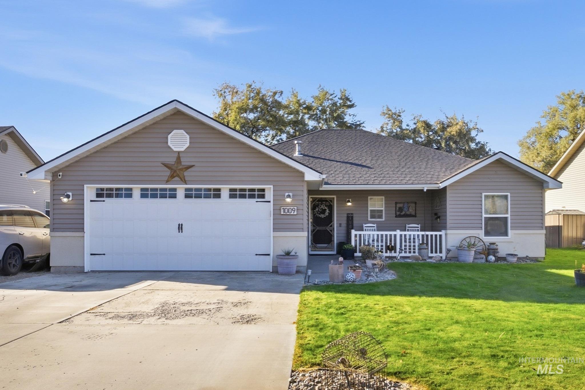 1009 Lauren Lane Property Photo 4