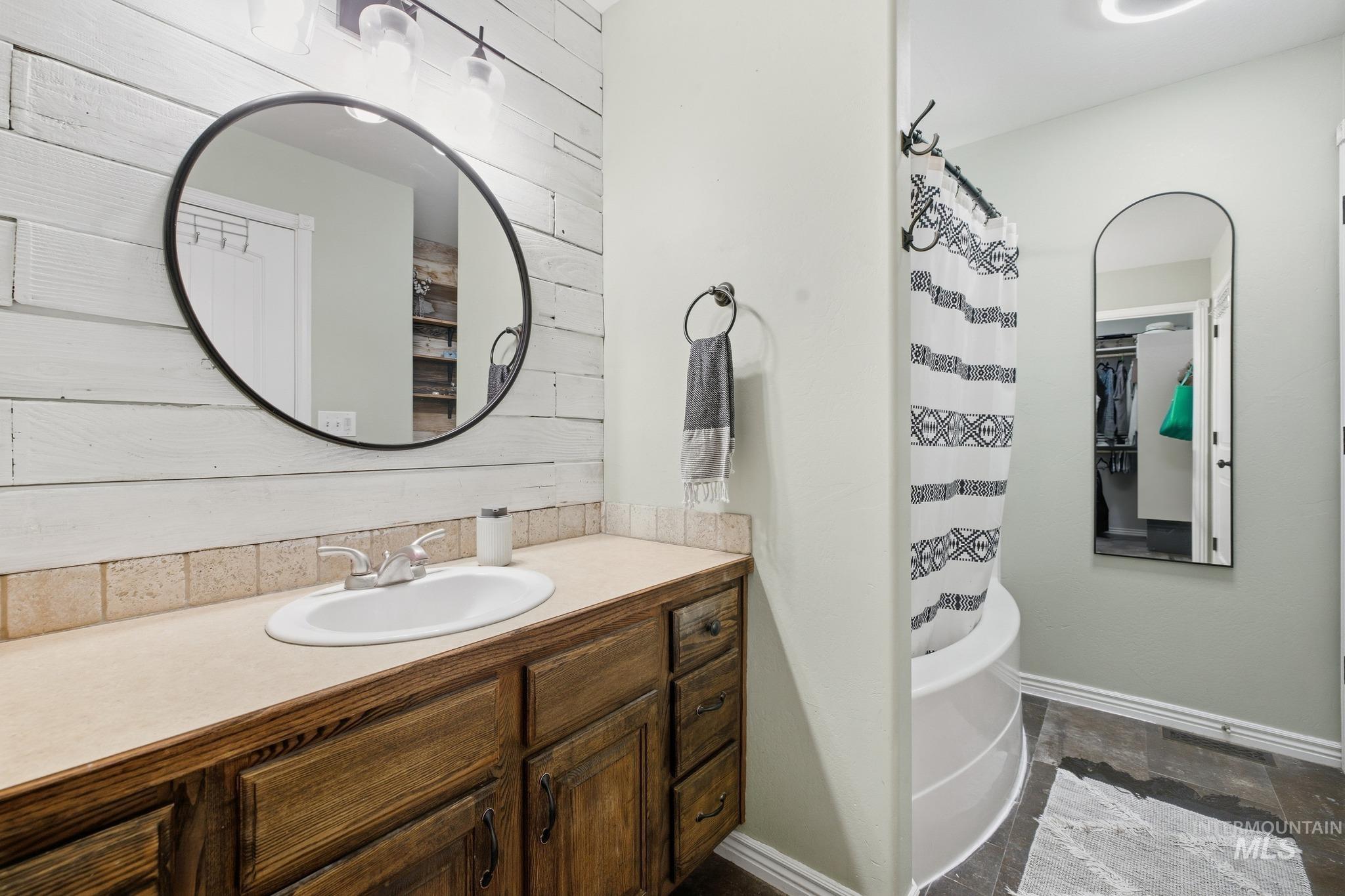 1009 Lauren Lane Property Photo 35