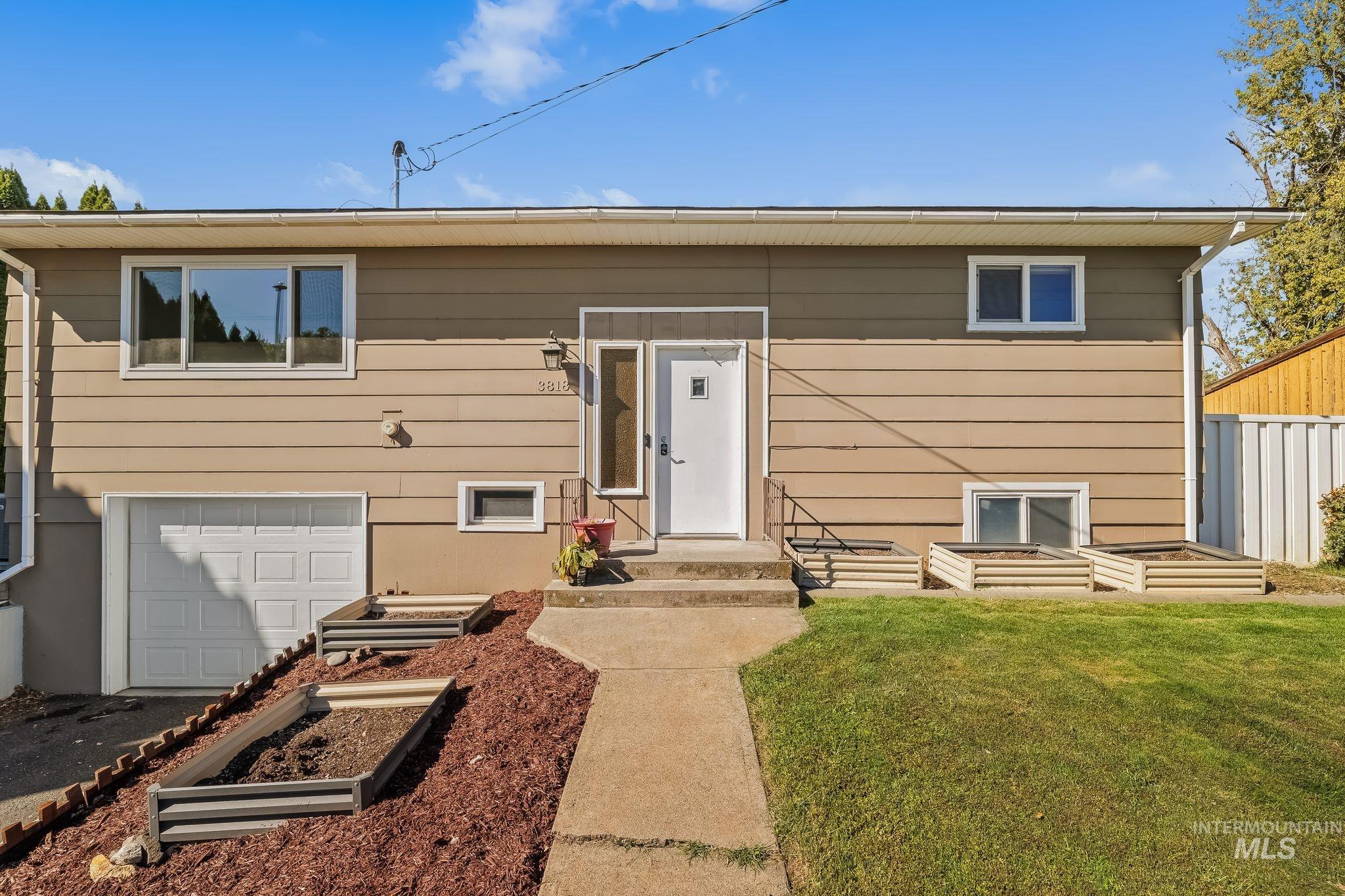 3818 17th Street Property Photo 2