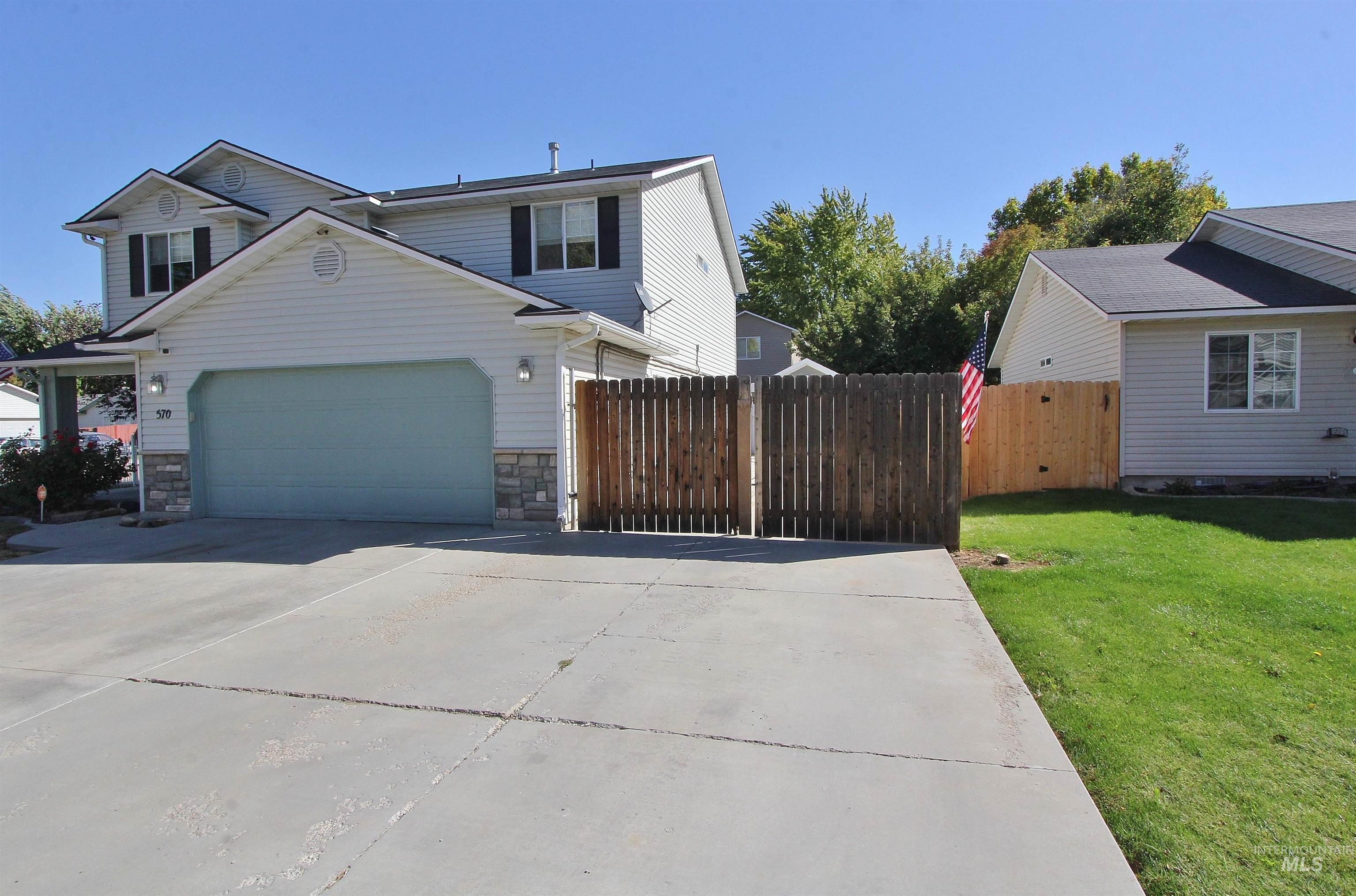 570 N Sourwood Avenue Property Photo 2