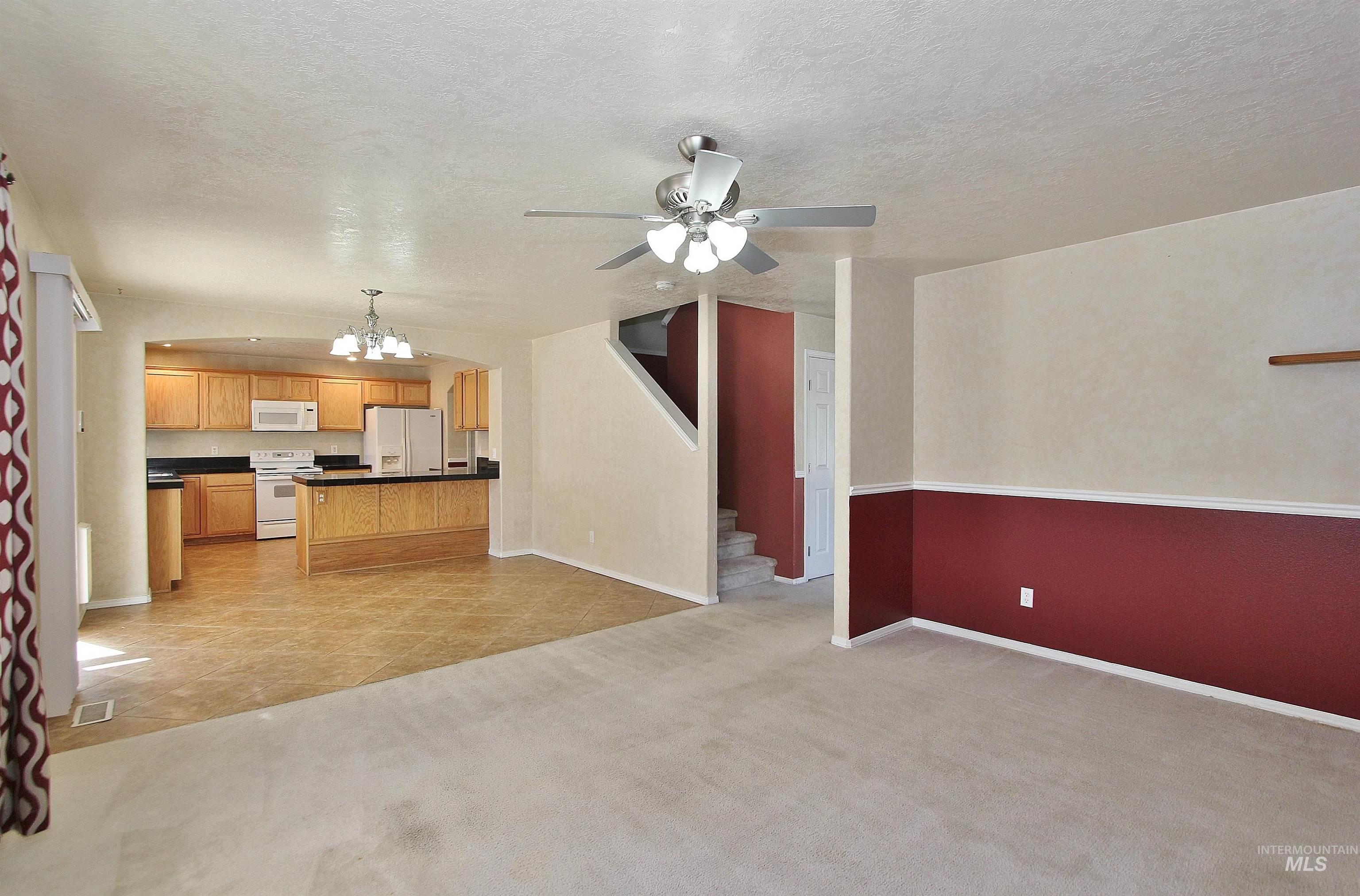 570 N Sourwood Avenue Property Photo 8