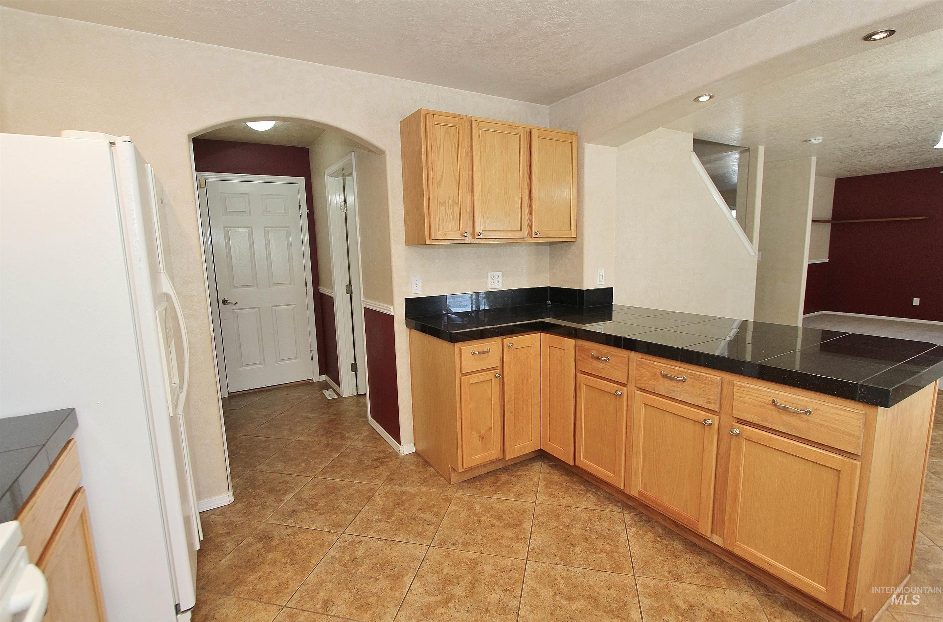 570 N Sourwood Avenue Property Photo 13