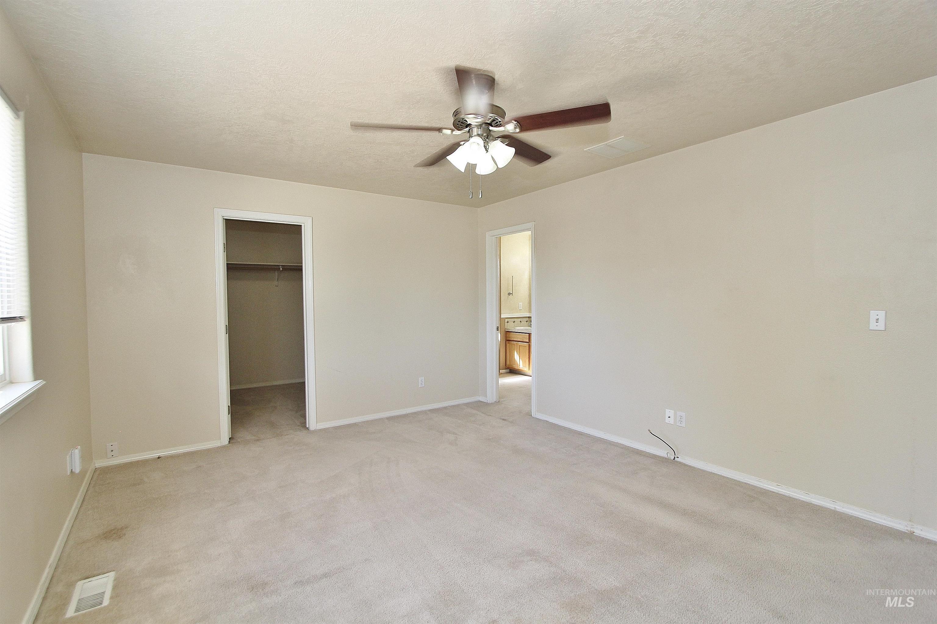 570 N Sourwood Avenue Property Photo 15