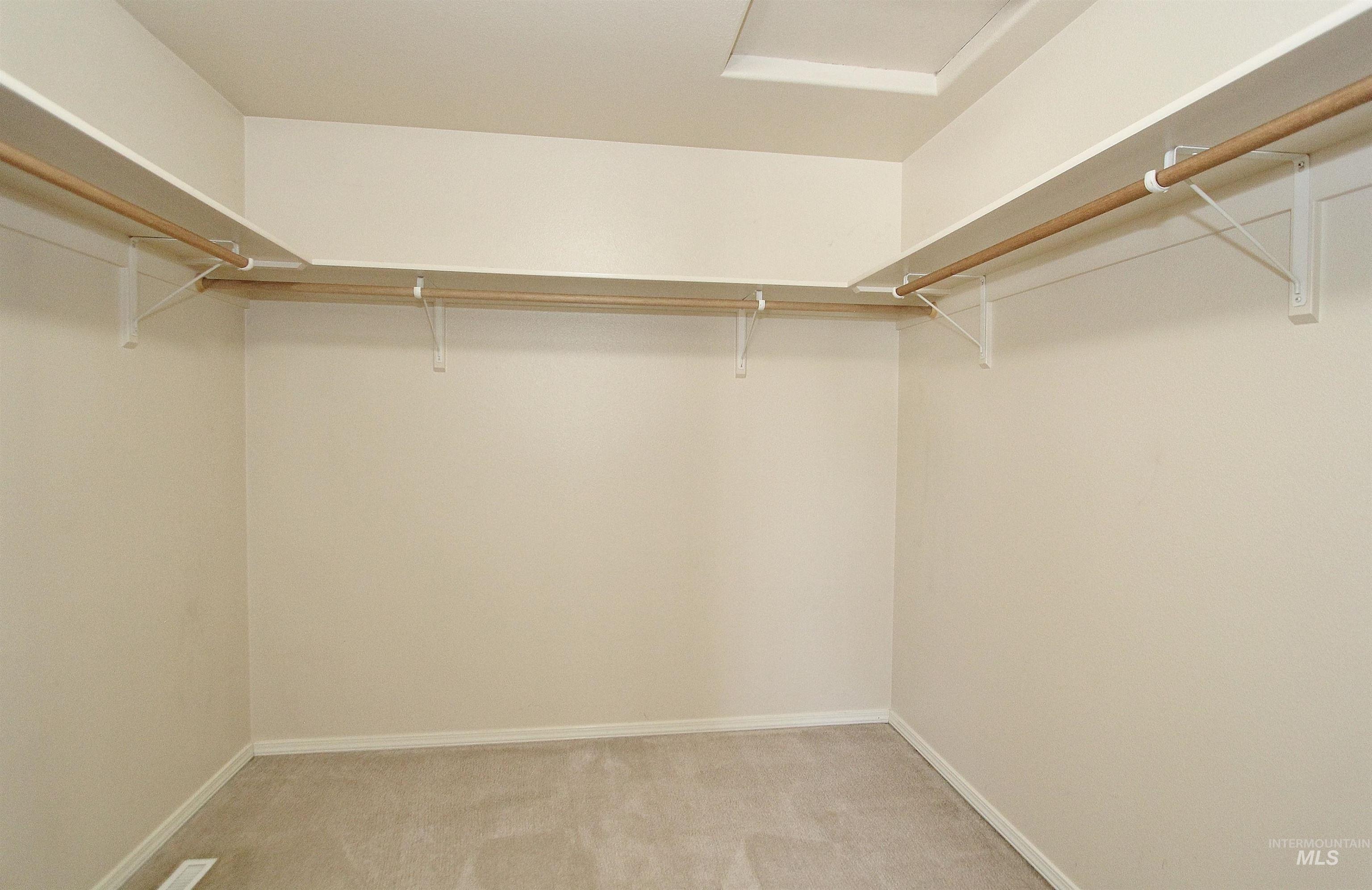 570 N Sourwood Avenue Property Photo 17