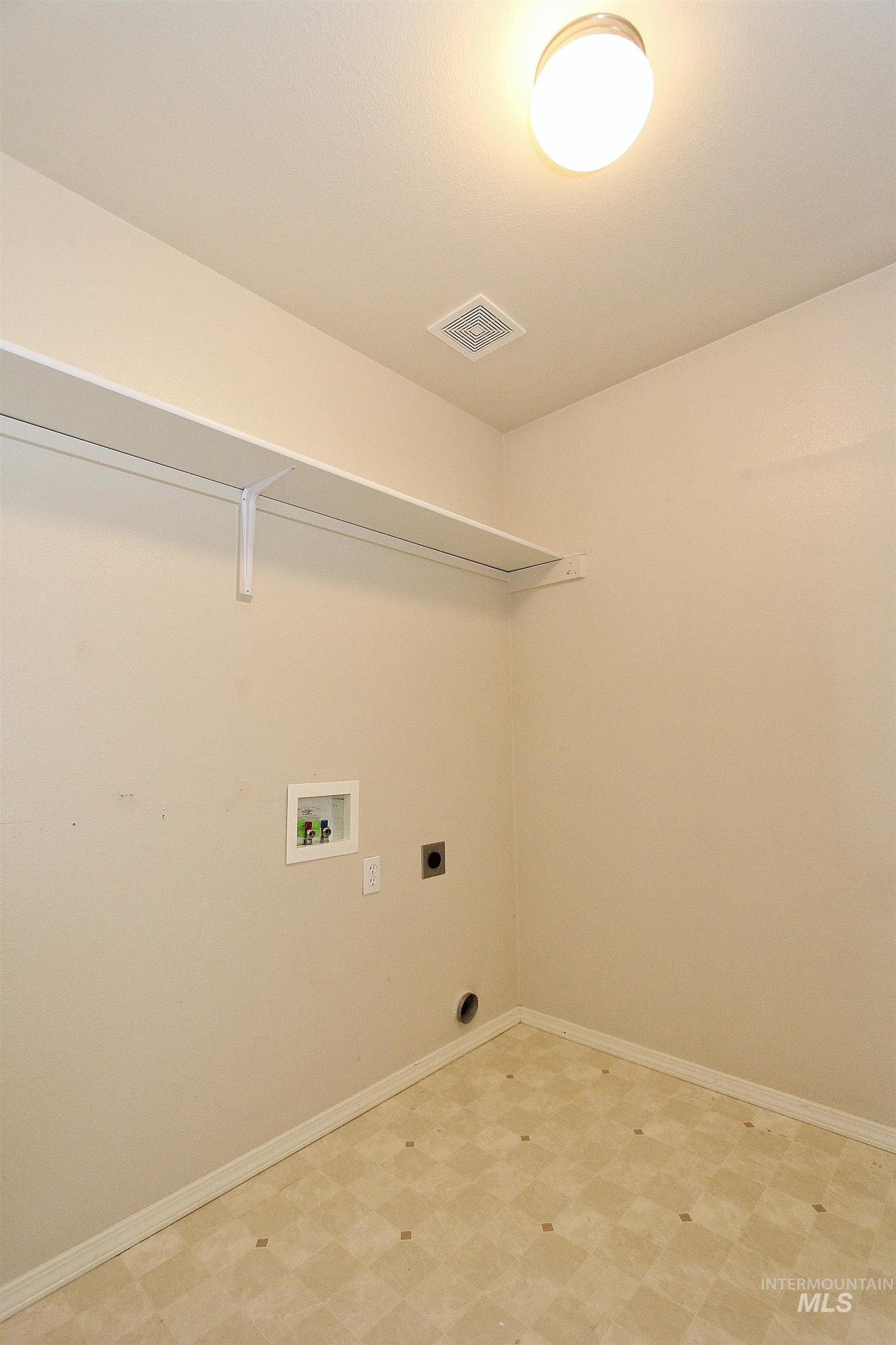 570 N Sourwood Avenue Property Photo 23