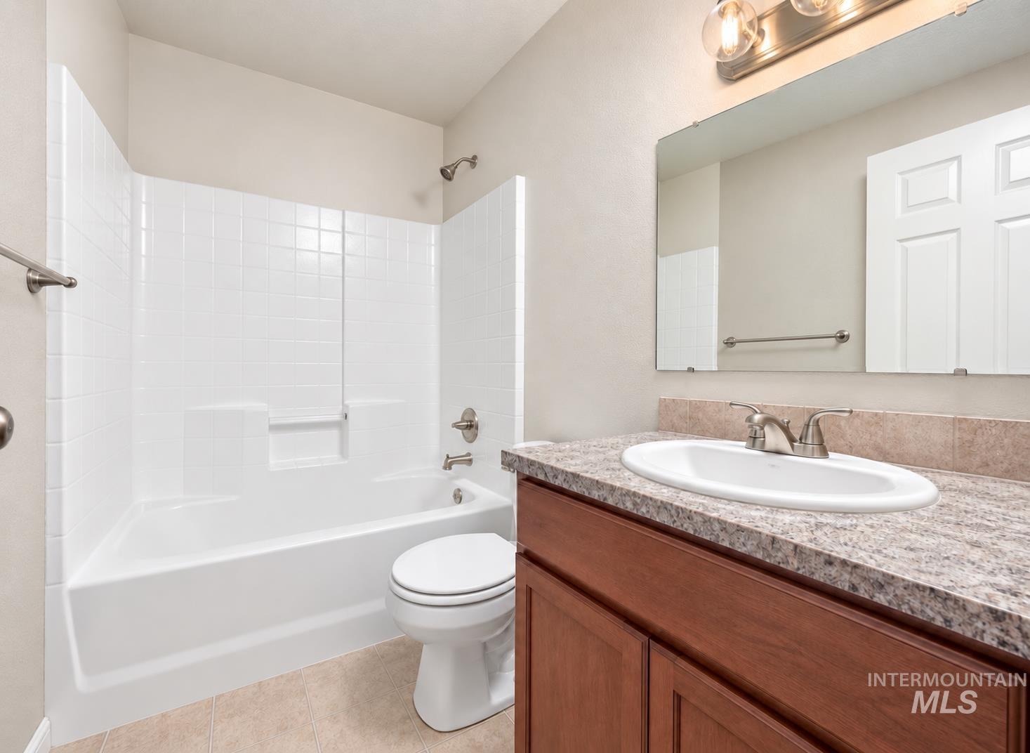 1014 Empire Dr Property Photo 15