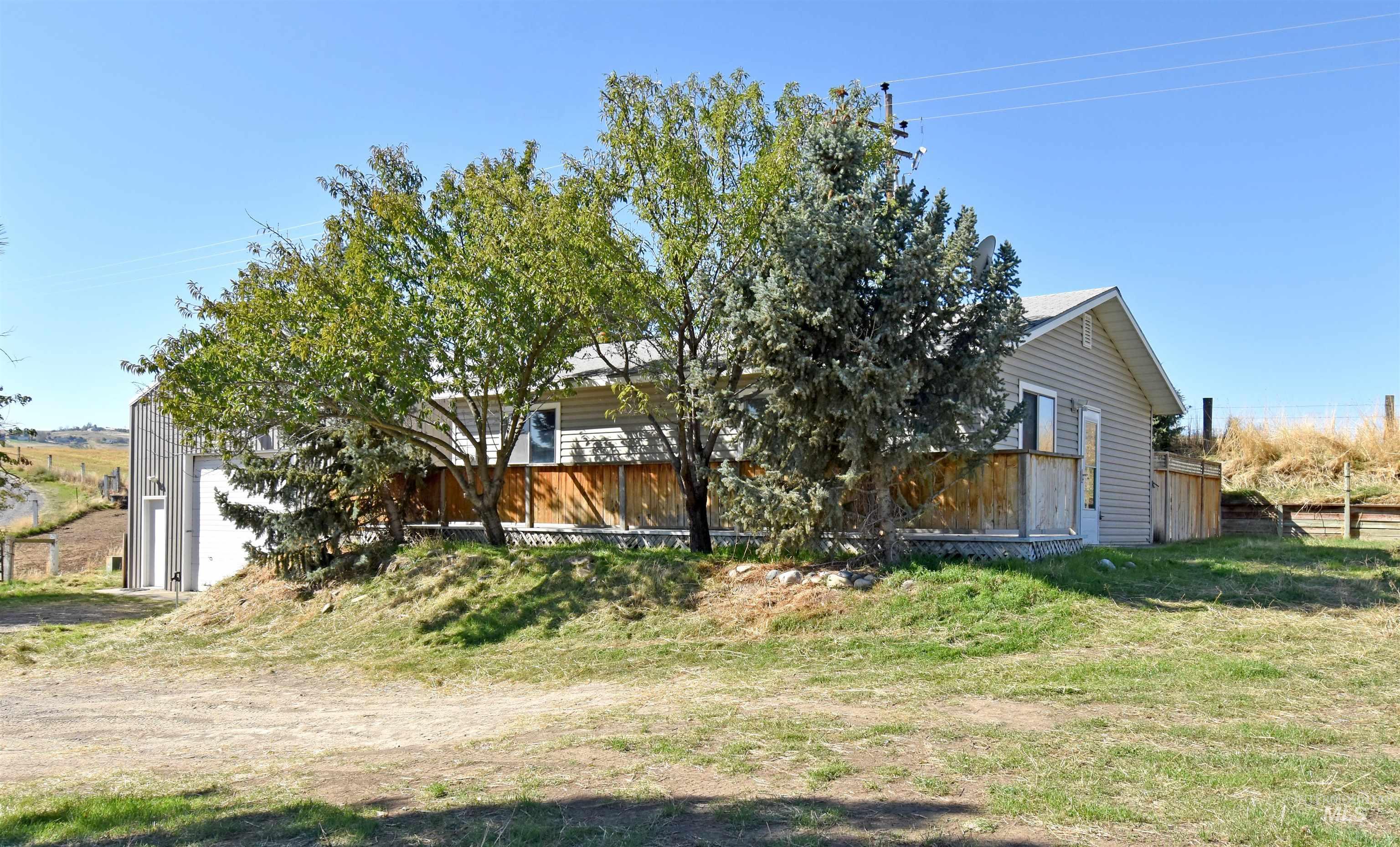2795 Ben Johnson Road Property Photo 1